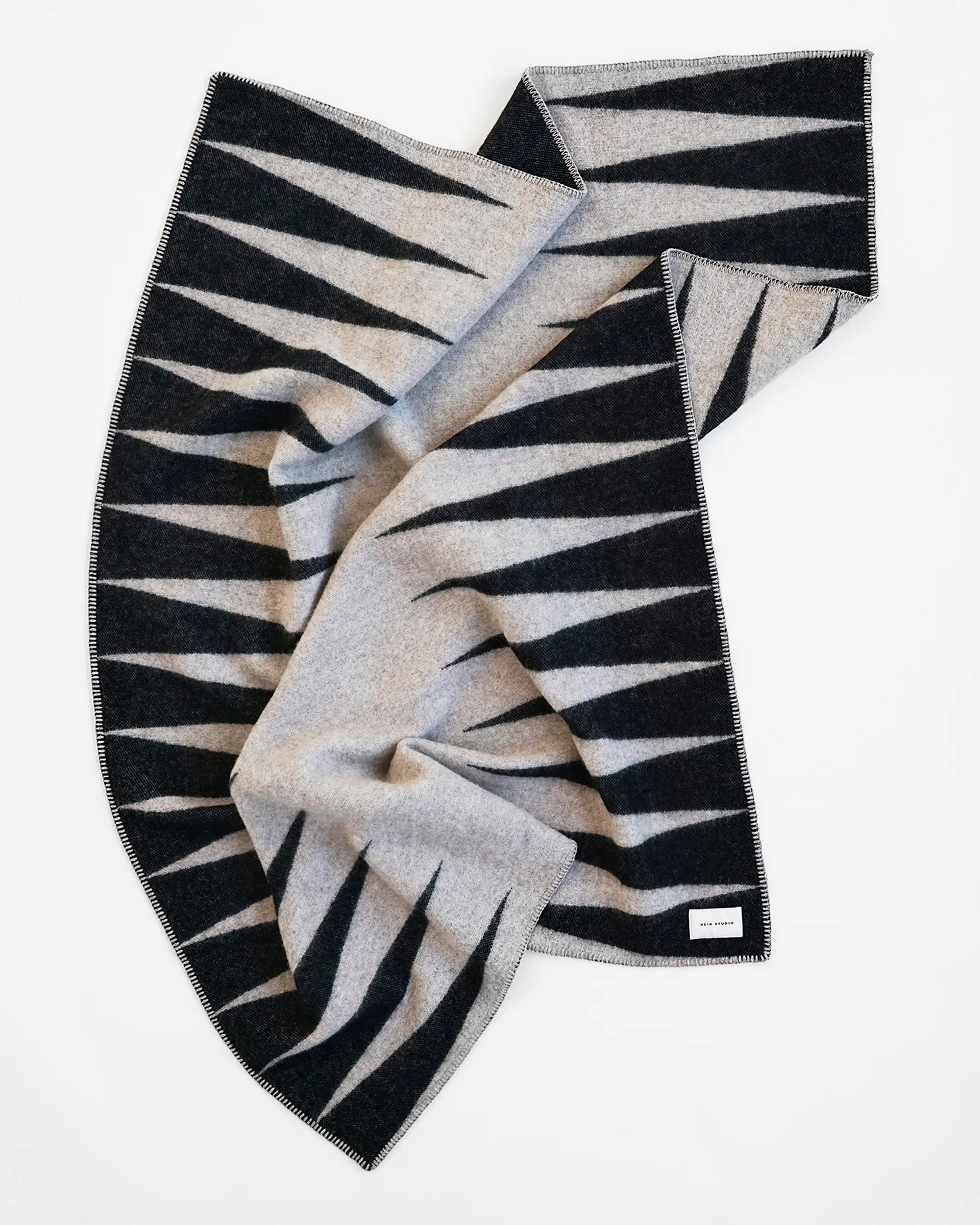 Ihalo blanket 130x180 cm, No. 01 Hein Studio