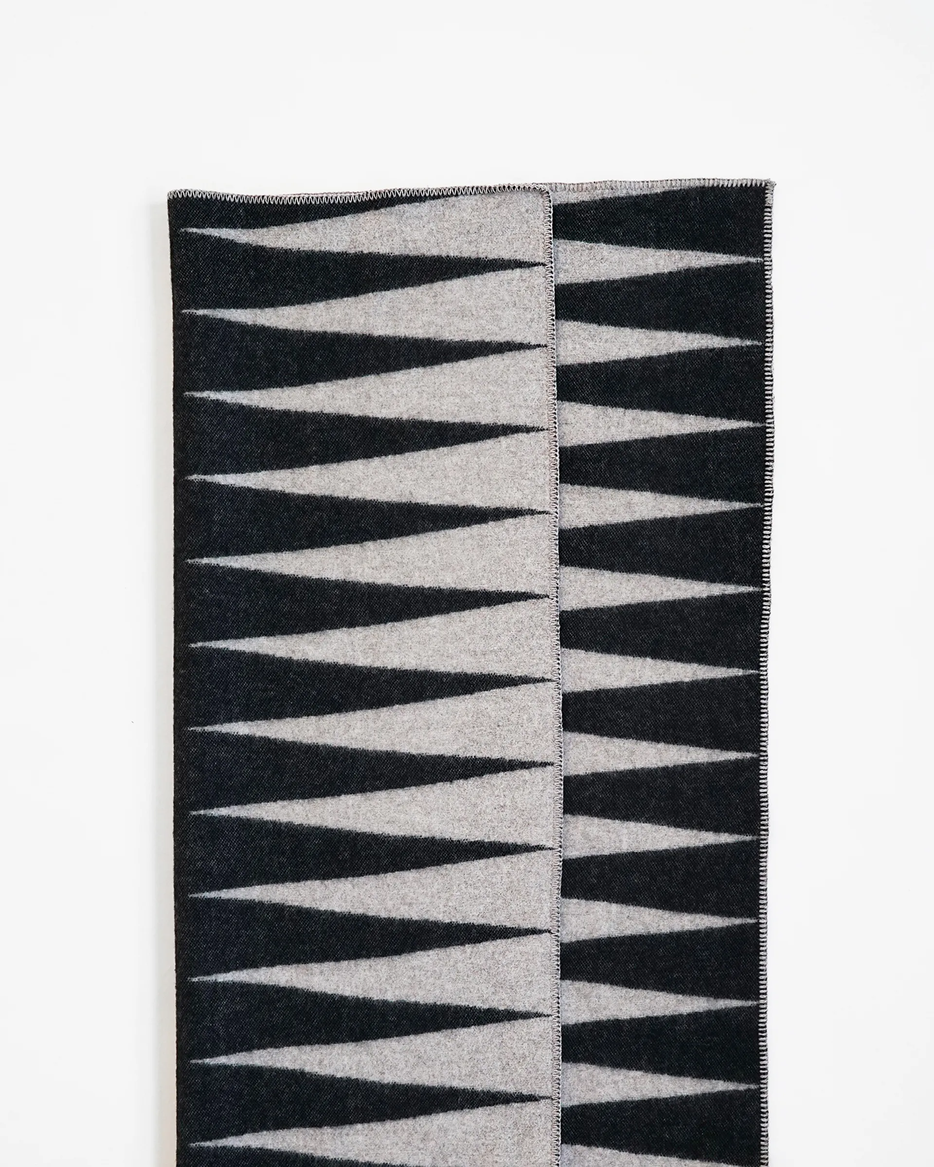 Ihalo blanket 130x180 cm, No. 01 Hein Studio