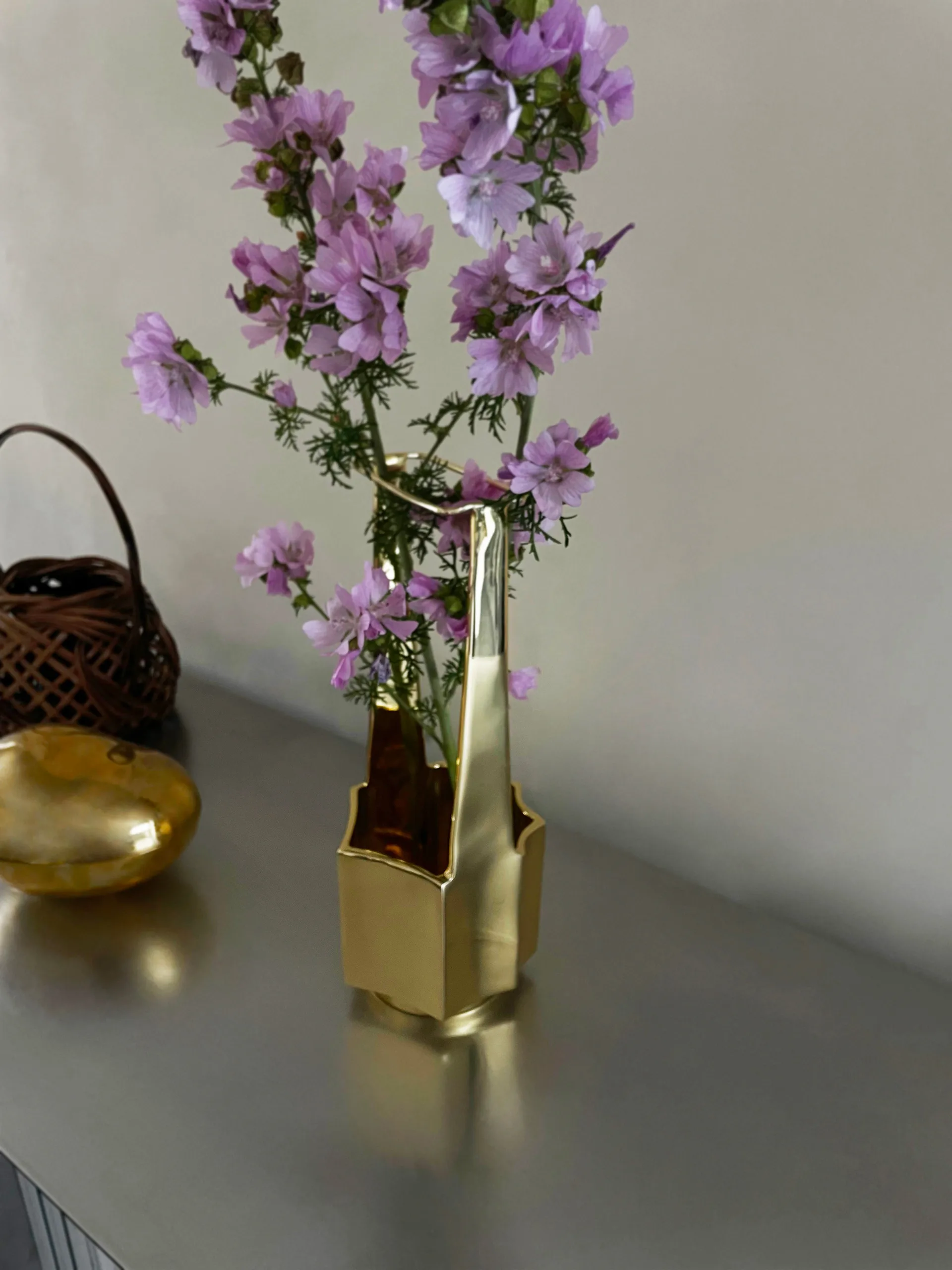 Ikebana vase 30 cm, Brass Hein Studio