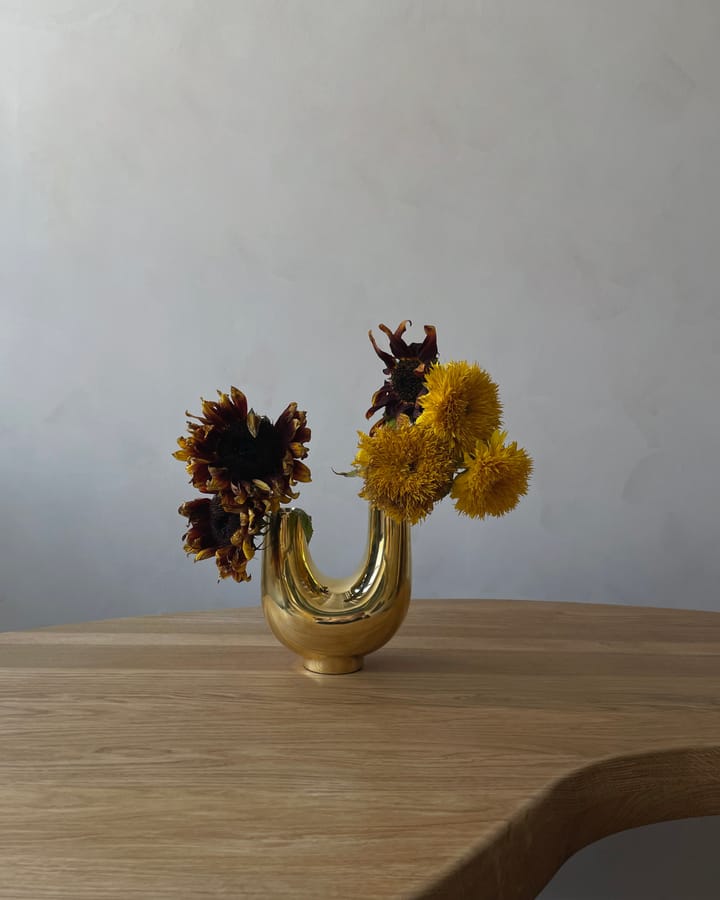 Kazumi vase, Brass Hein Studio