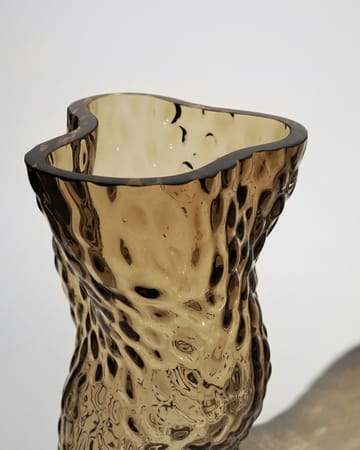 Ostrea Rock glass vase 30 cm - Smoke - Hein Studio