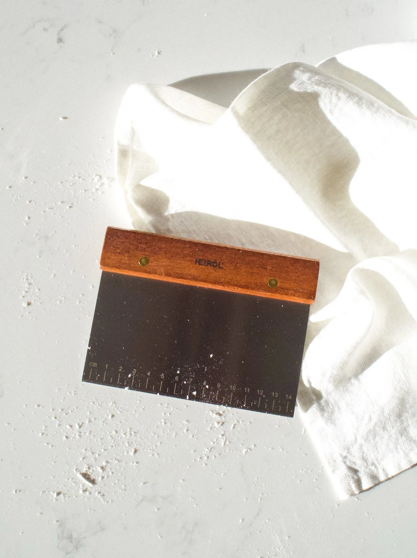 Dough scraper with wooden handle, Rosewood-stainless steel Heirol