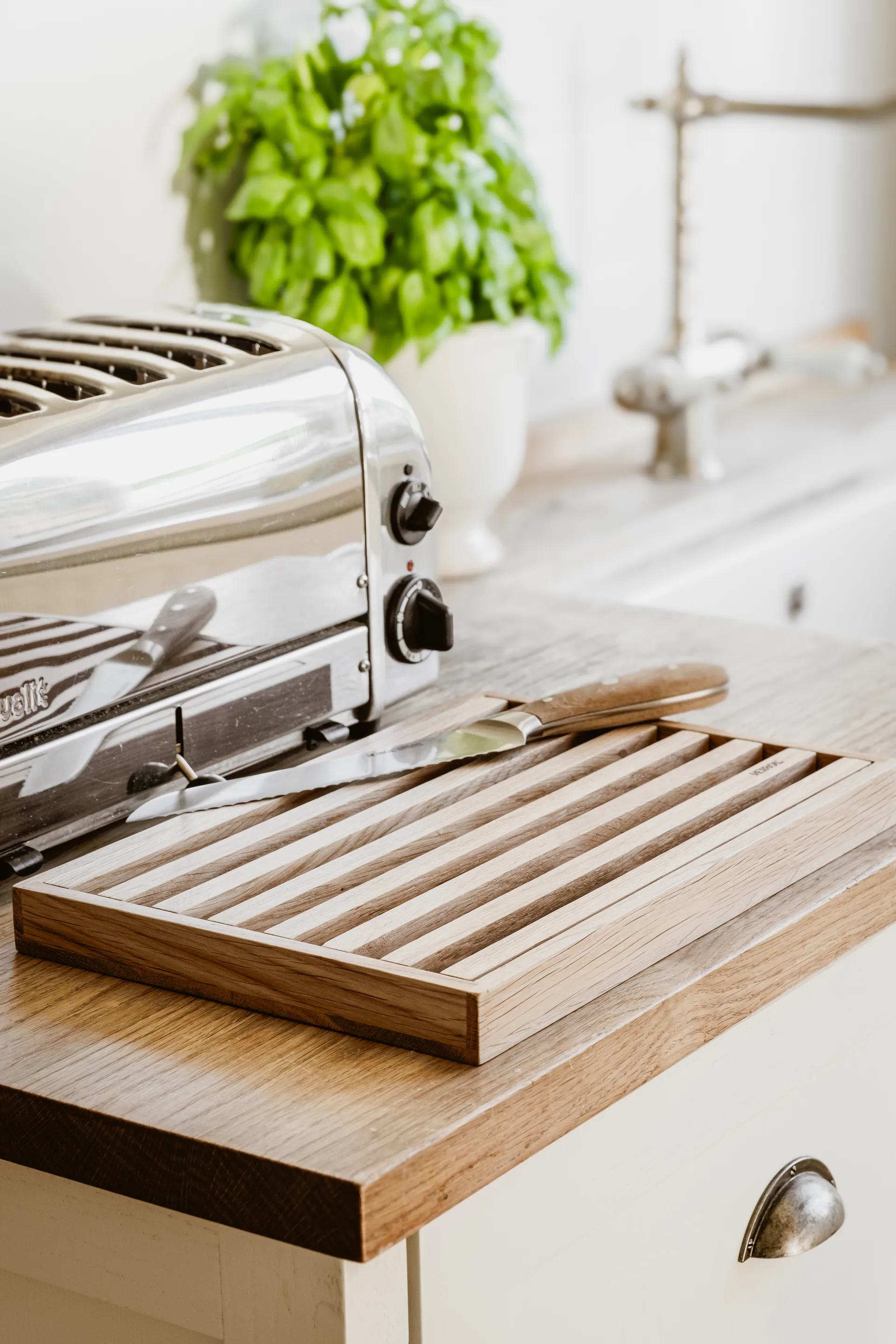 Heirol bread cutting board, Oak-35.5x24.5 cm Heirol