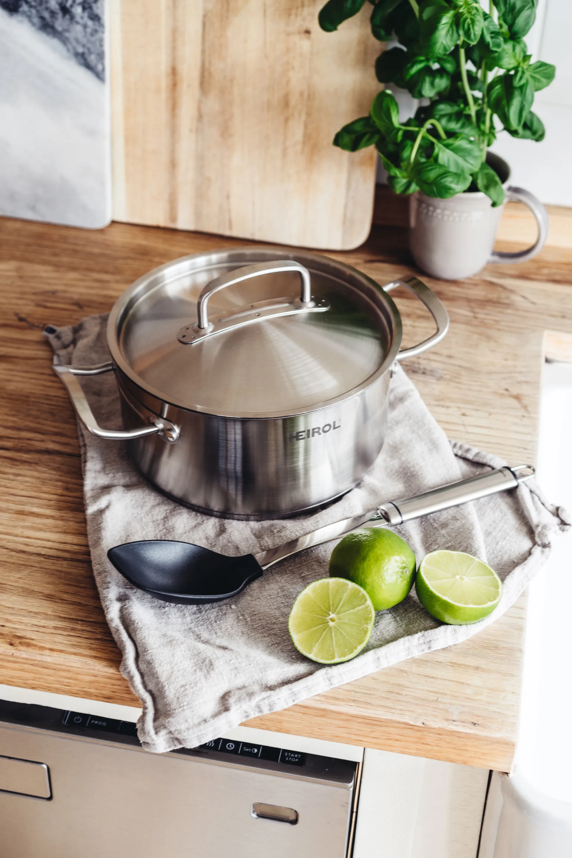 Heirol Cerasafe casserole with lid, 3.2 L Heirol