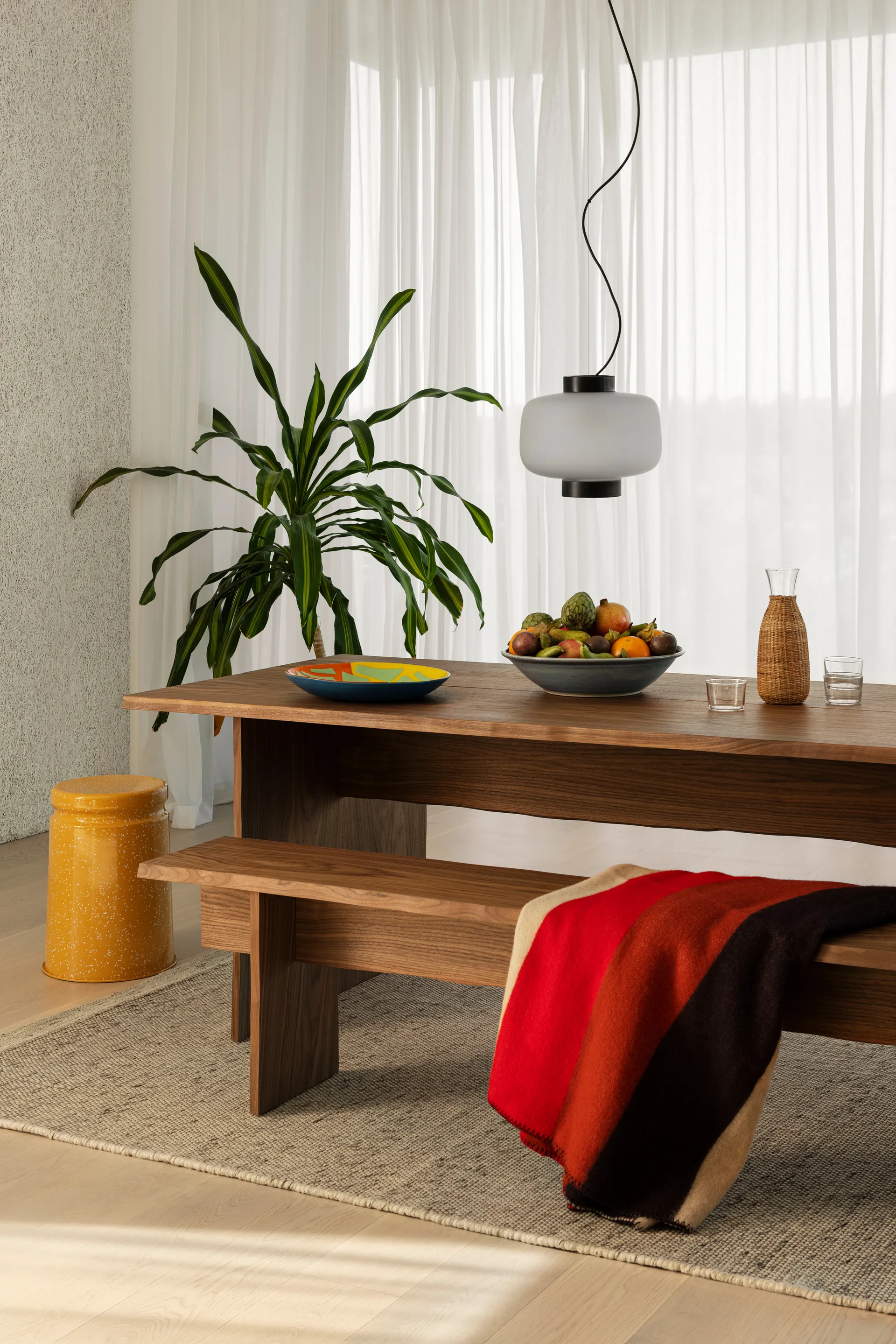 Bookmatch bench 210 cm, Walnut Hem