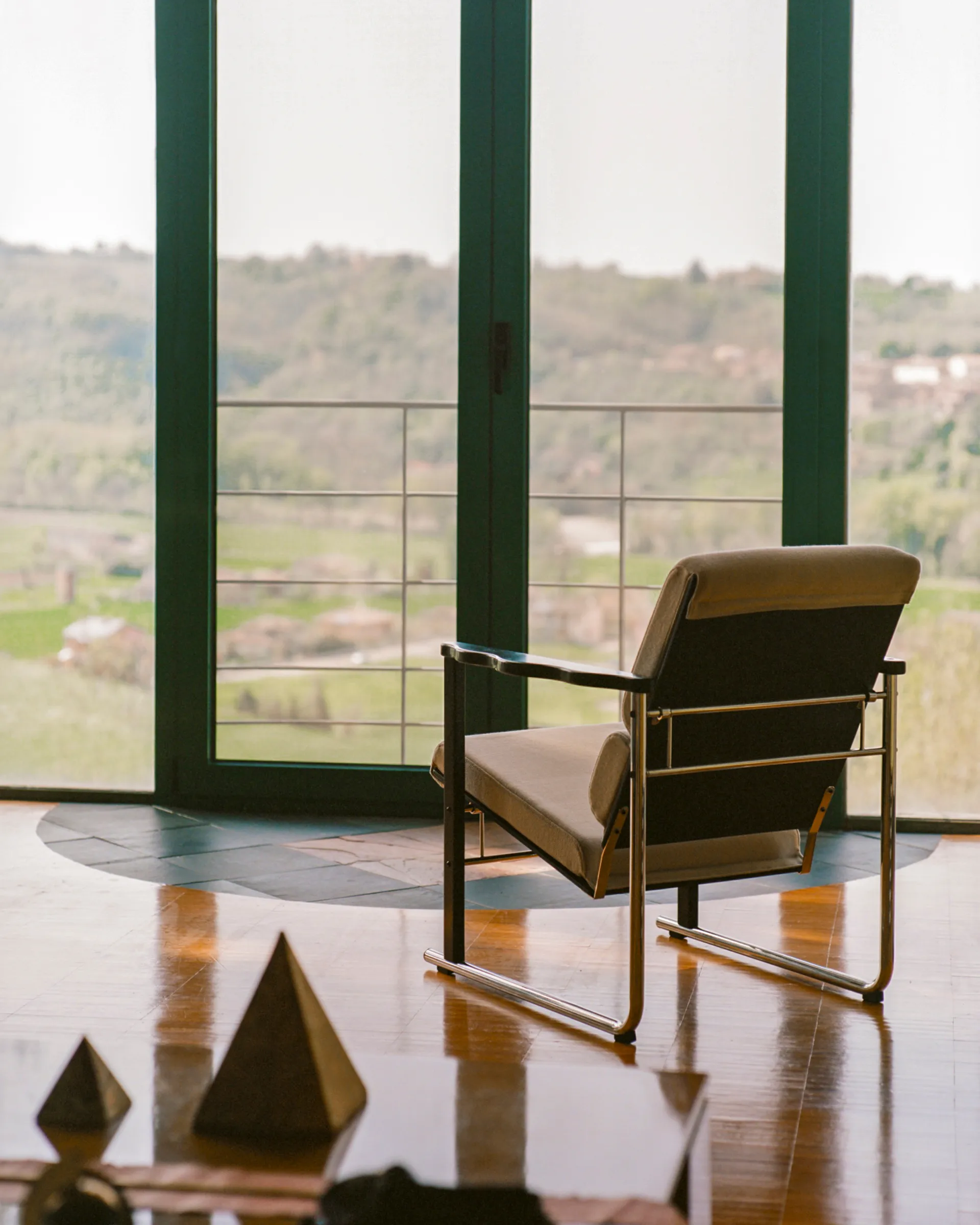 Experiment 501 lounge chair, Green-black leather Hem