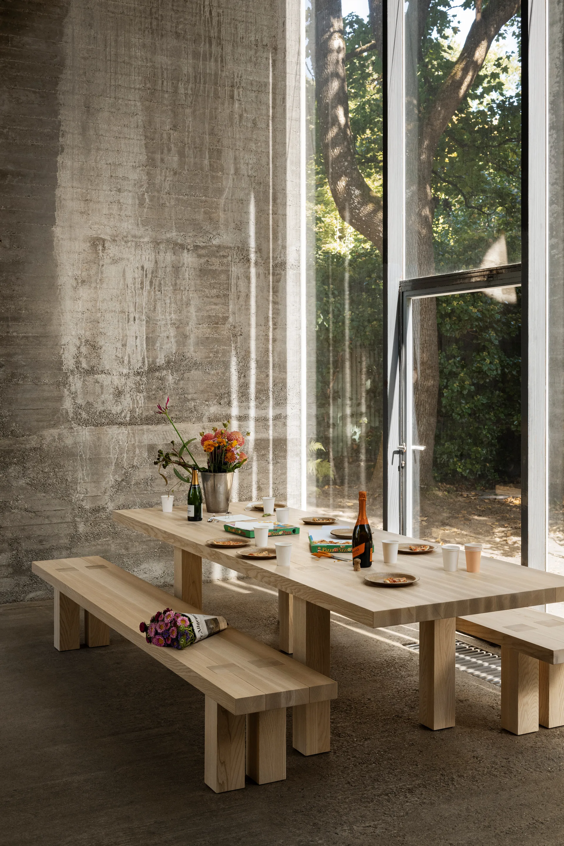 Max dining table with benches 250 cm, Ash Hem