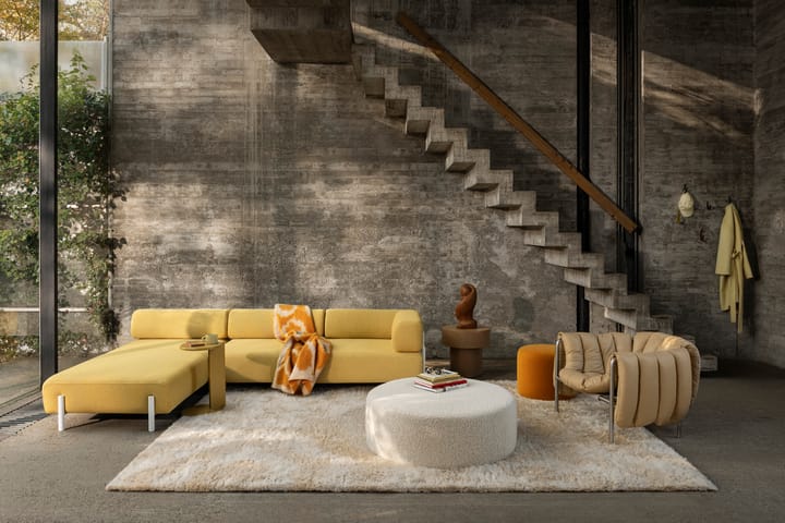 Puffy lounge chair, Sawdust-traffic red Hem