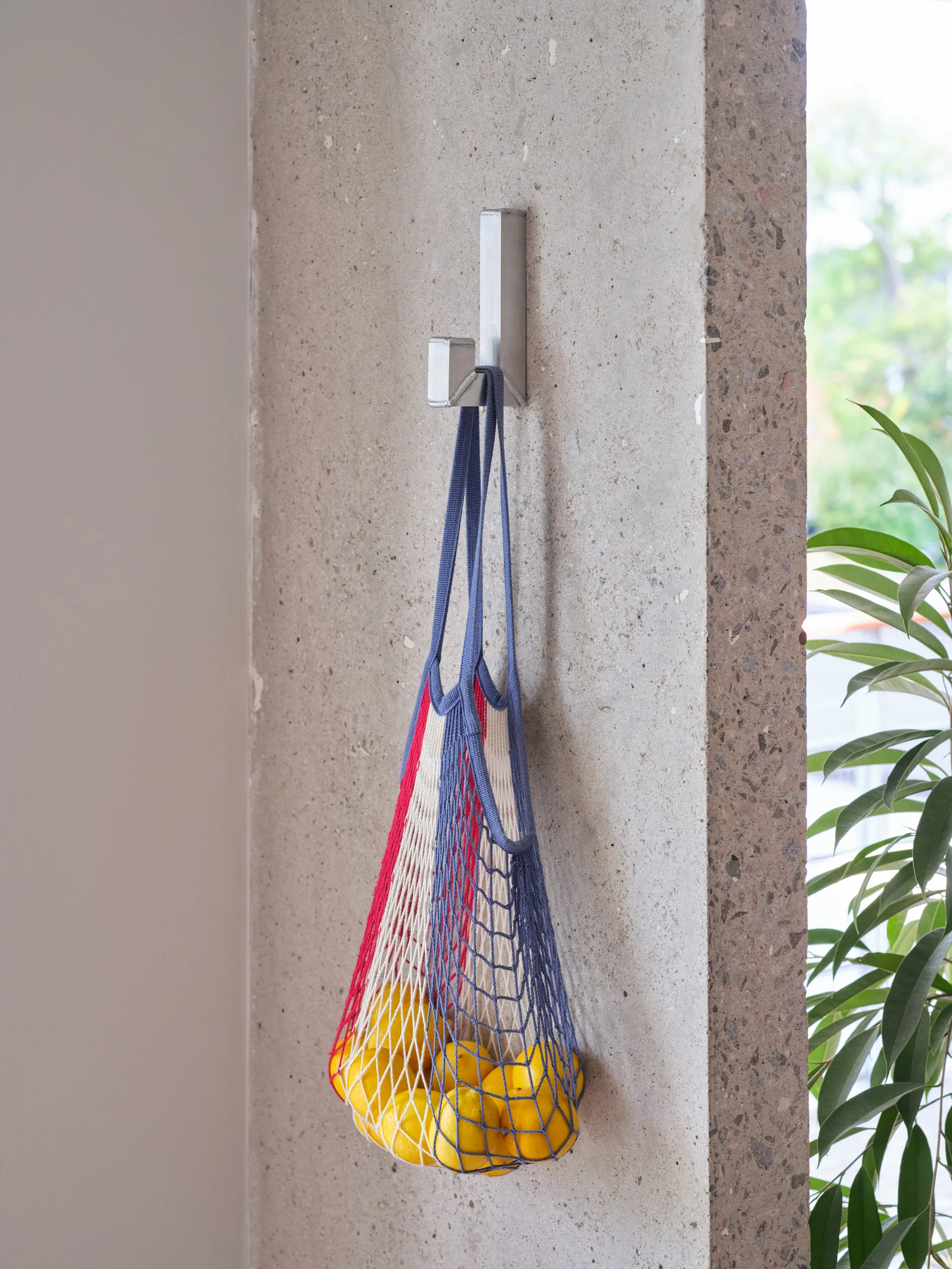 Tig Single hook, Brushed aluminum Hem