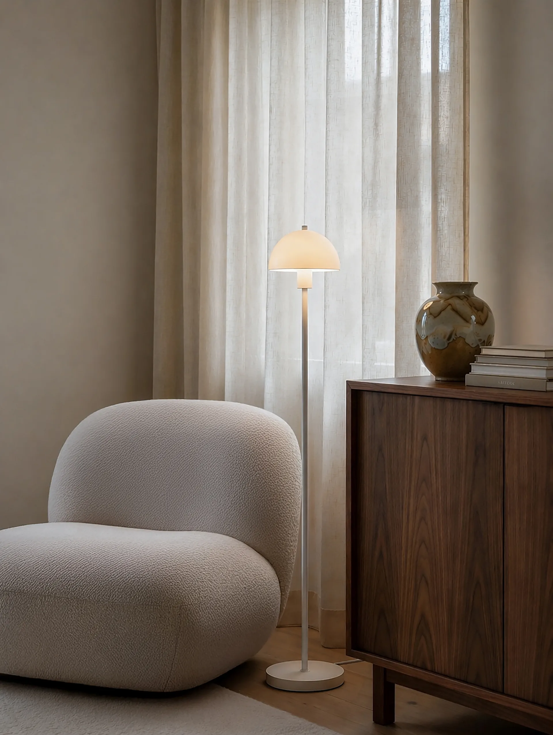 Vienda floor lamp, White-opal glass Herstal