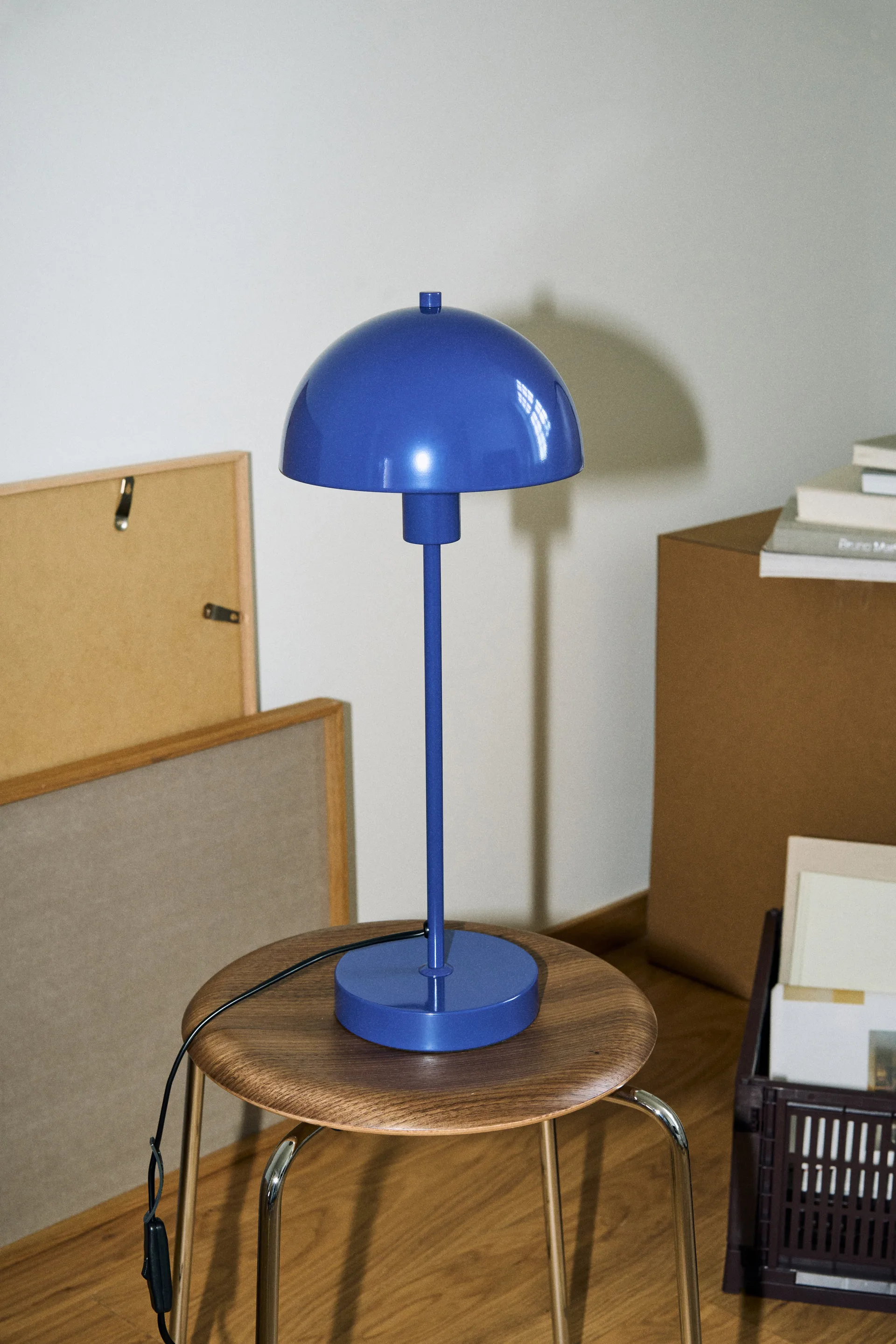 Vienda table lamp, Royal blue Herstal
