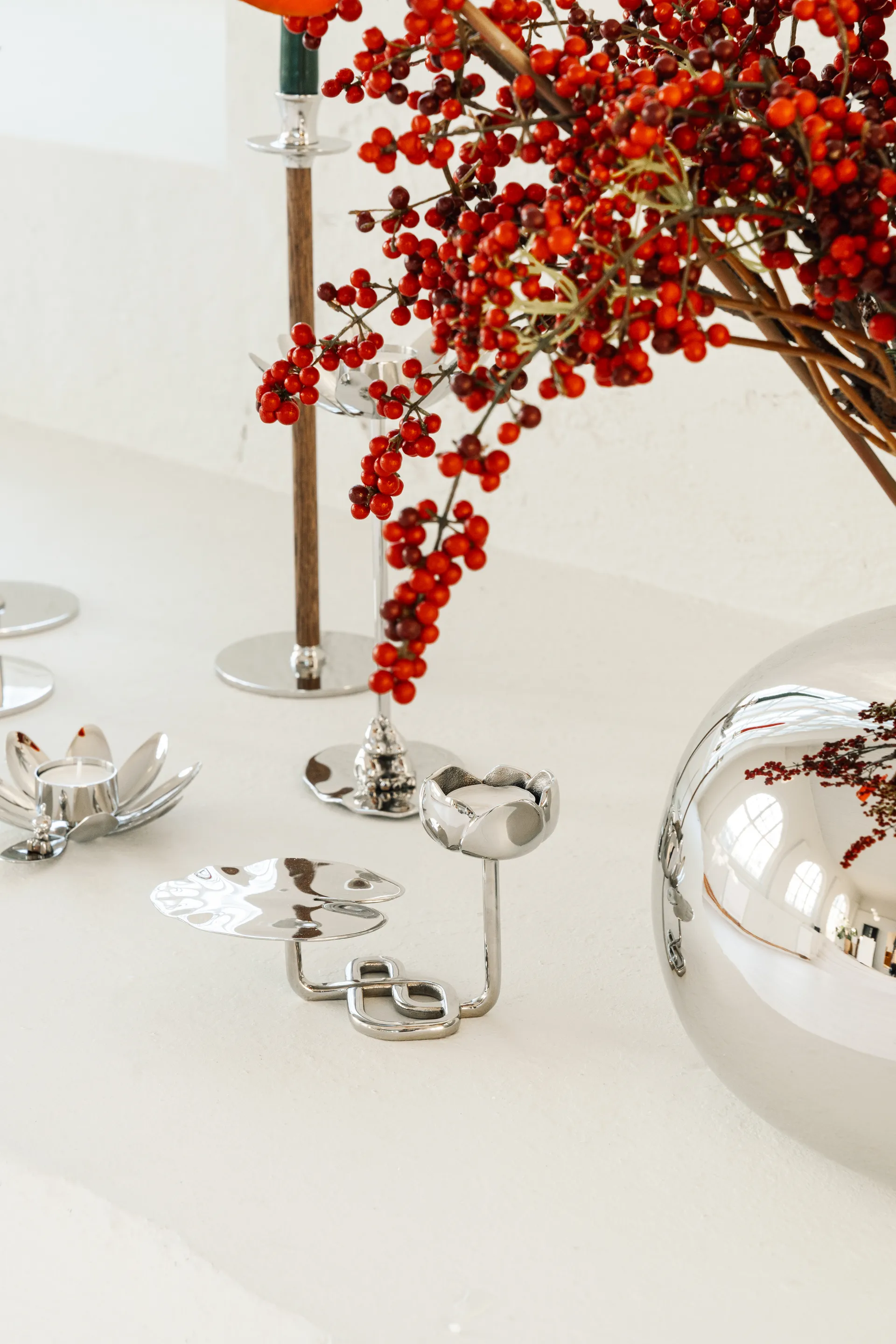 Ninfea No.1 candlestick, Nickel-plated brass Hilke Collection