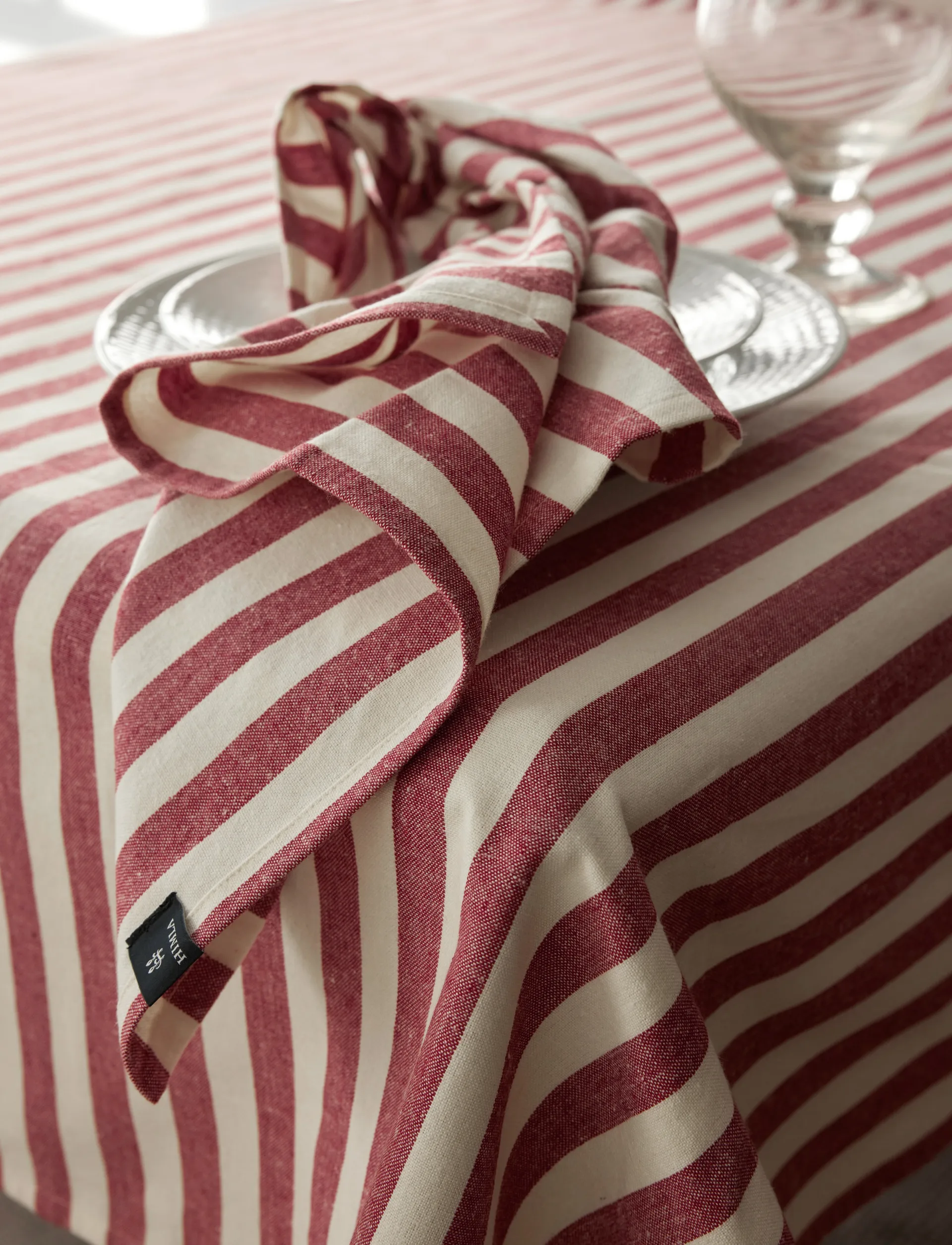 Bretagne tablecloth, Deep red, 145x250 cm Himla