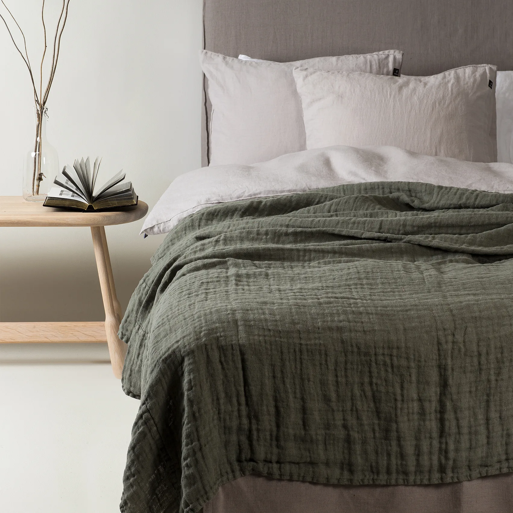 Hannelin bedspread khaki-natureal from 