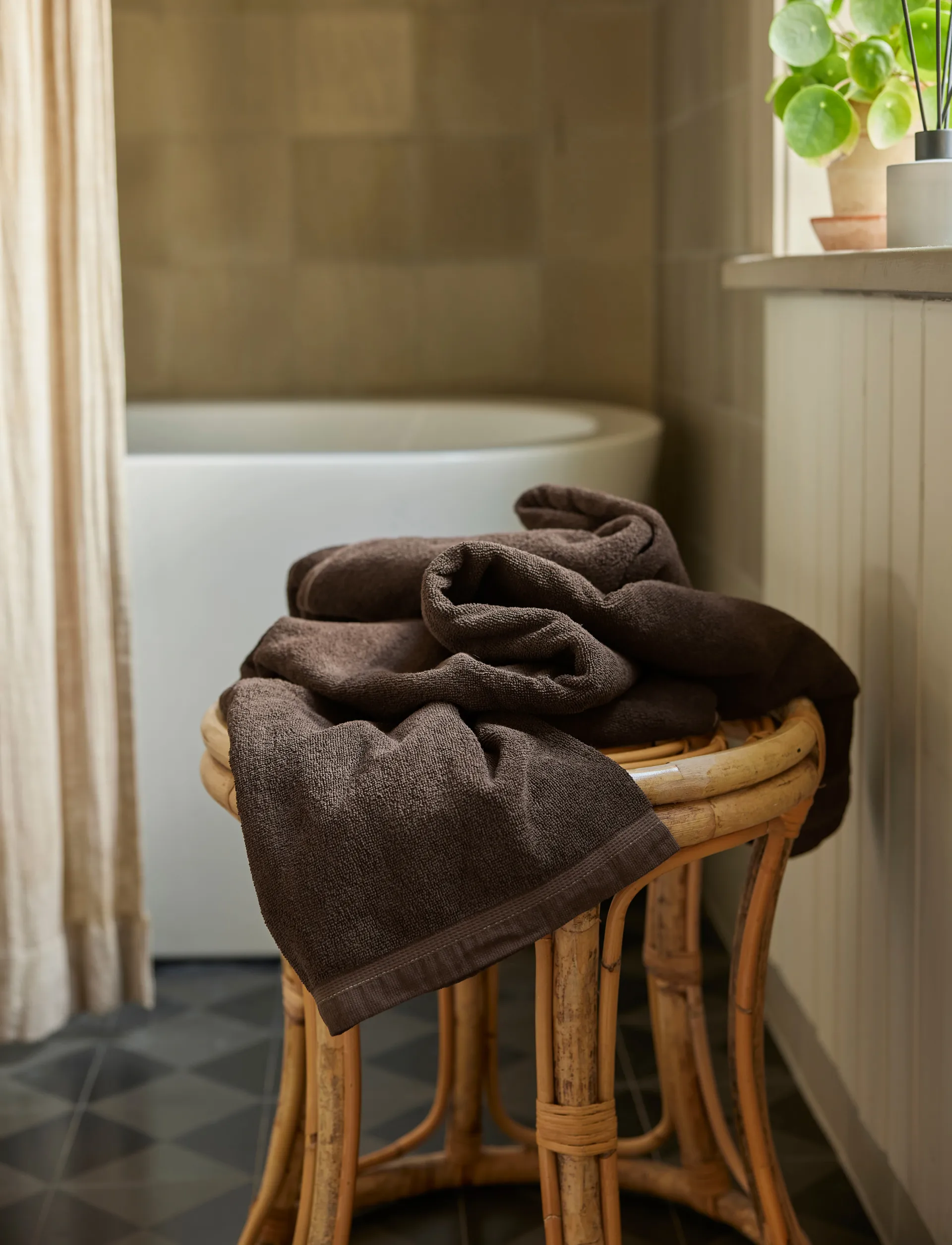 Lina towel chocolat, 50x70 cm Himla