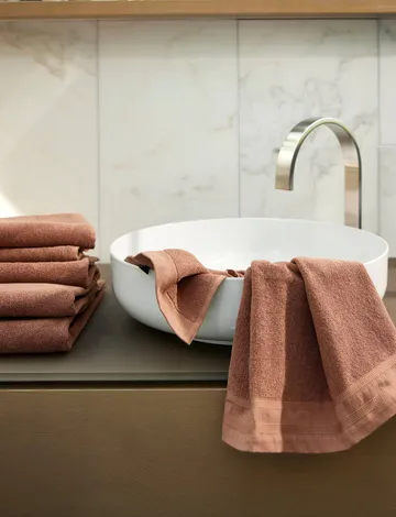 Lina towel - Grounded (pink), 70x140 cm - Himla