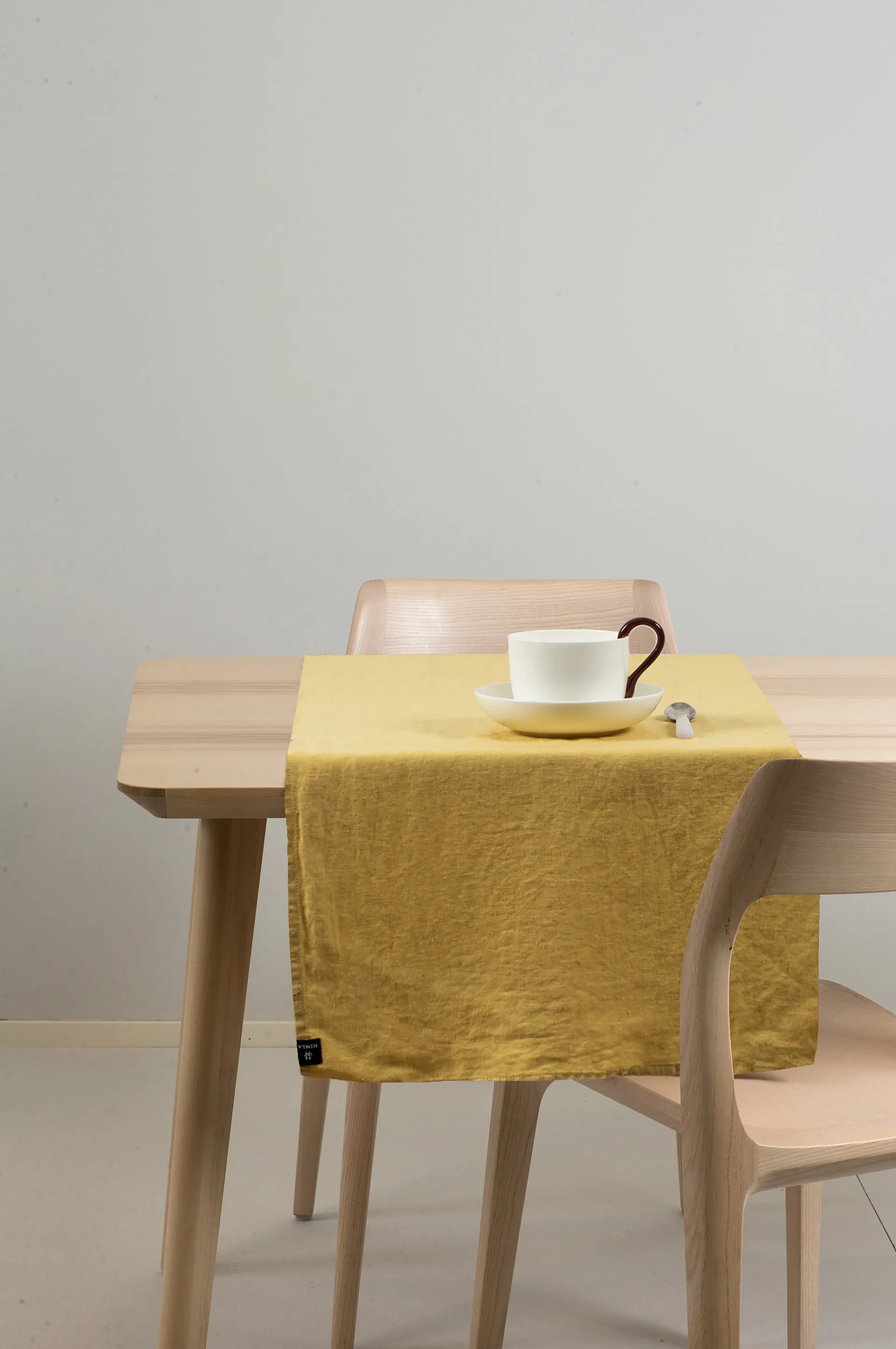 Sunshine table runner, Honey (yellow) Himla