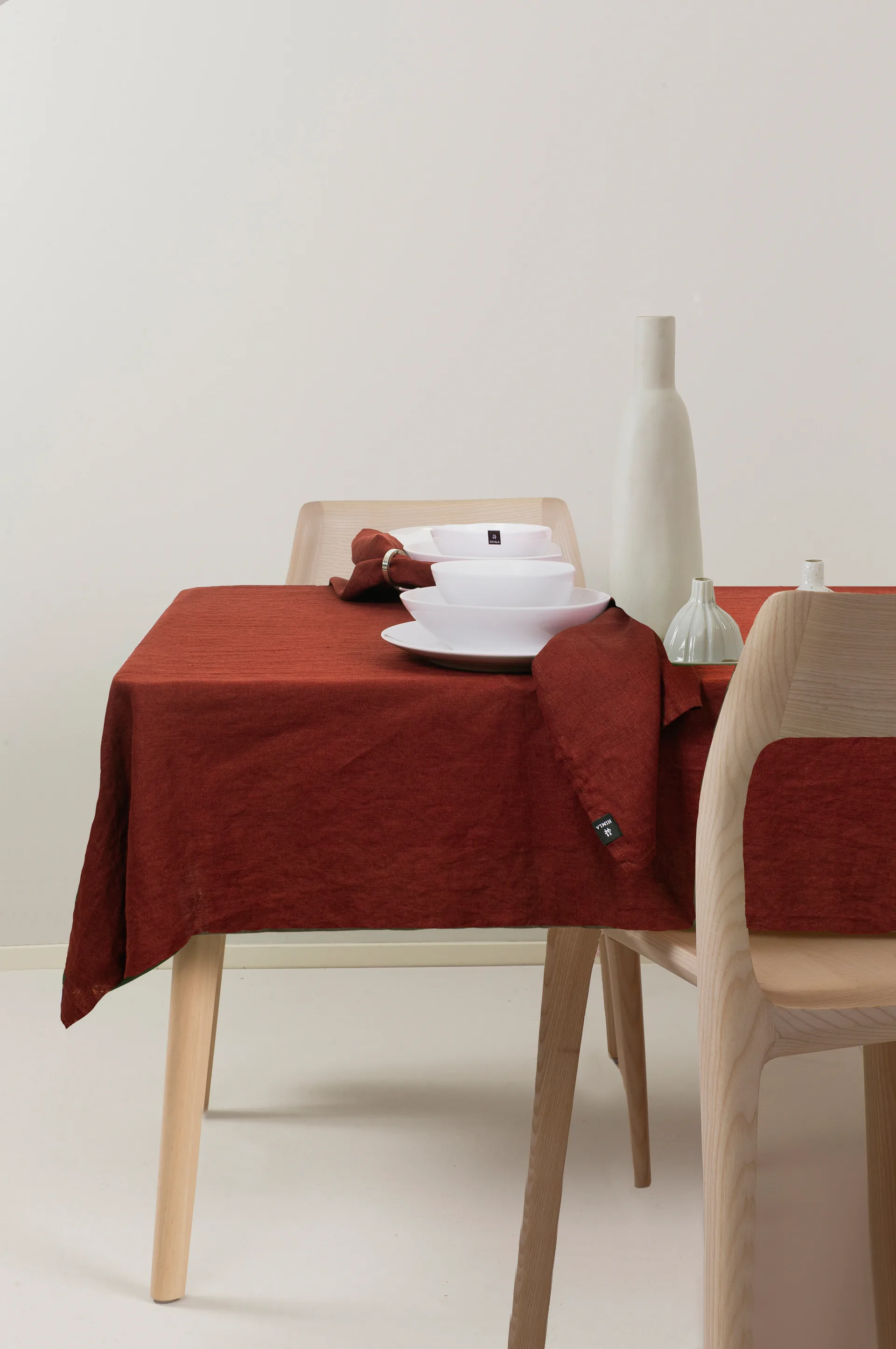 Sunshine tablecloth 140x250 cm, Lingonberry (red) Himla