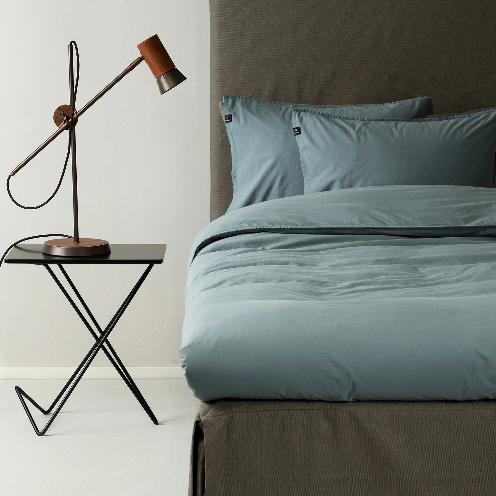 Weeknight bed skirt 180x220x52 cm, Charcoal Himla