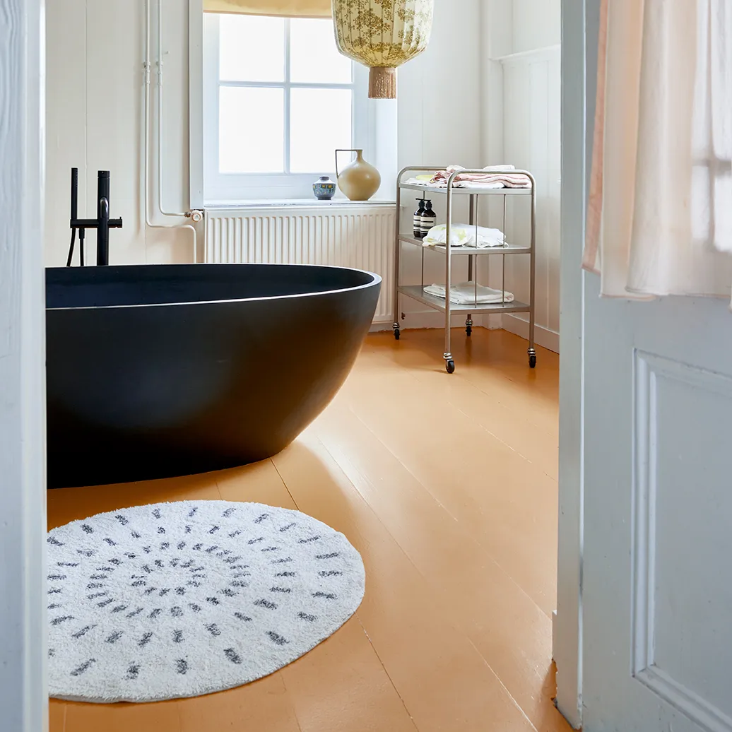 Swirl bathroom rug Ø60 cm, Black and white HKliving