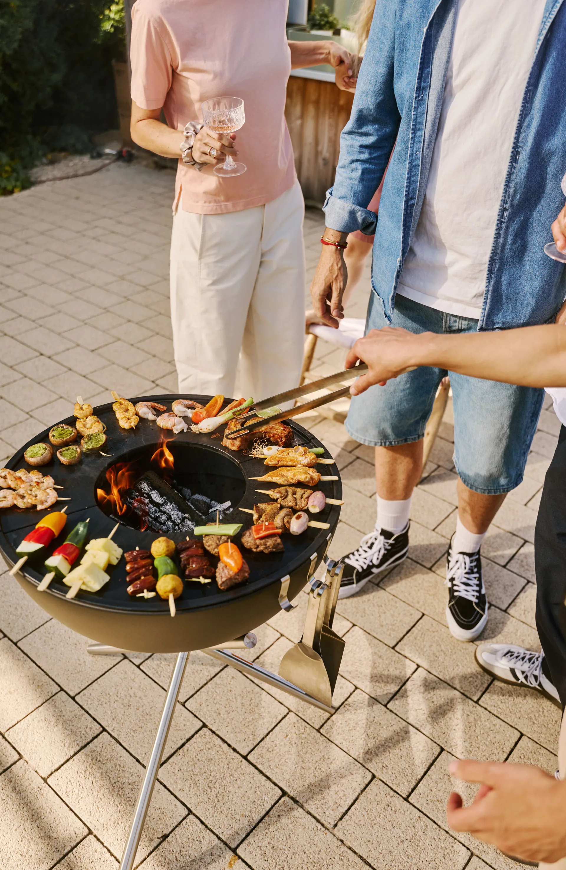 BOWL 57 fireplace, Black-silver, tripod stand Höfats