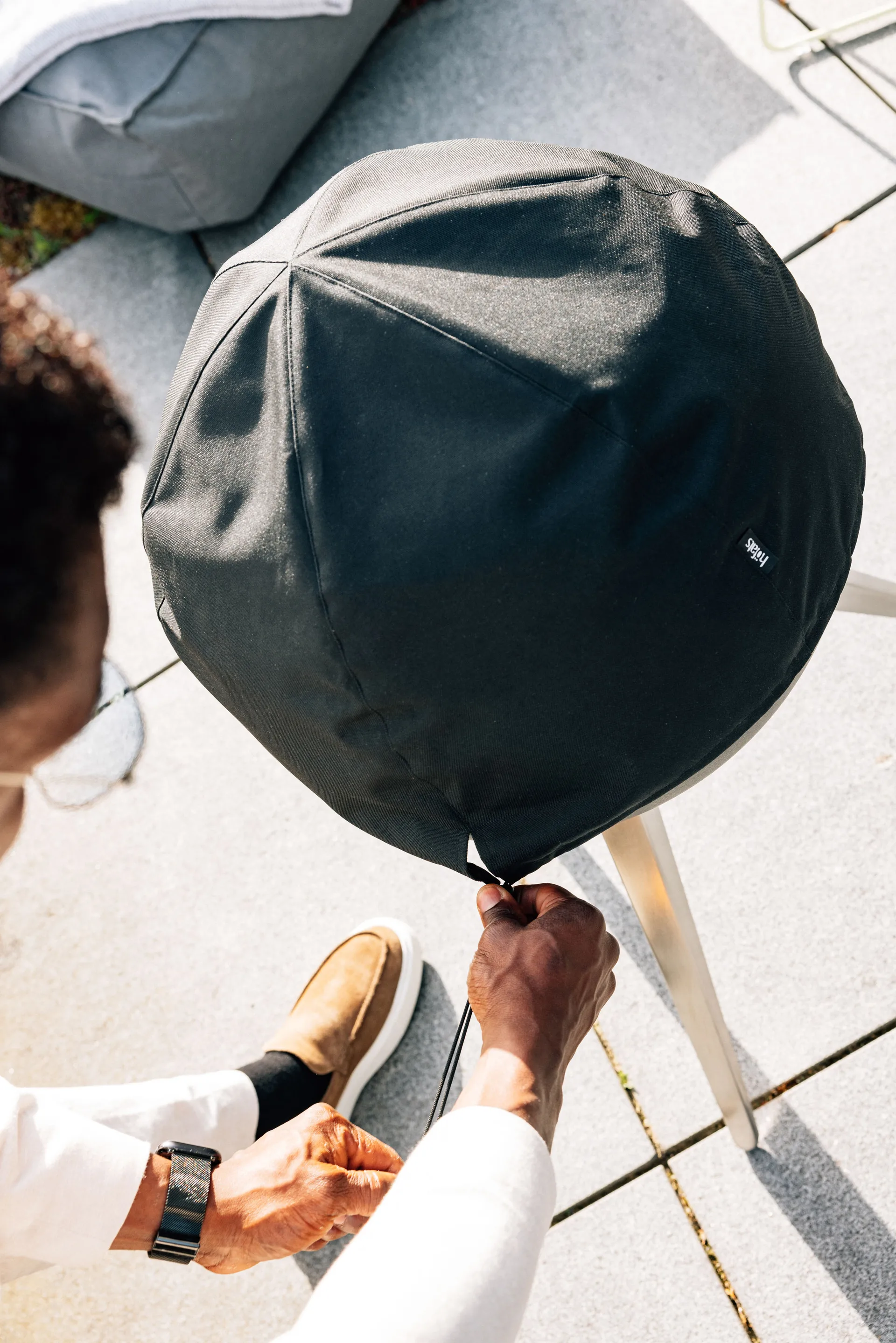 MOON 45 cover, Black Höfats