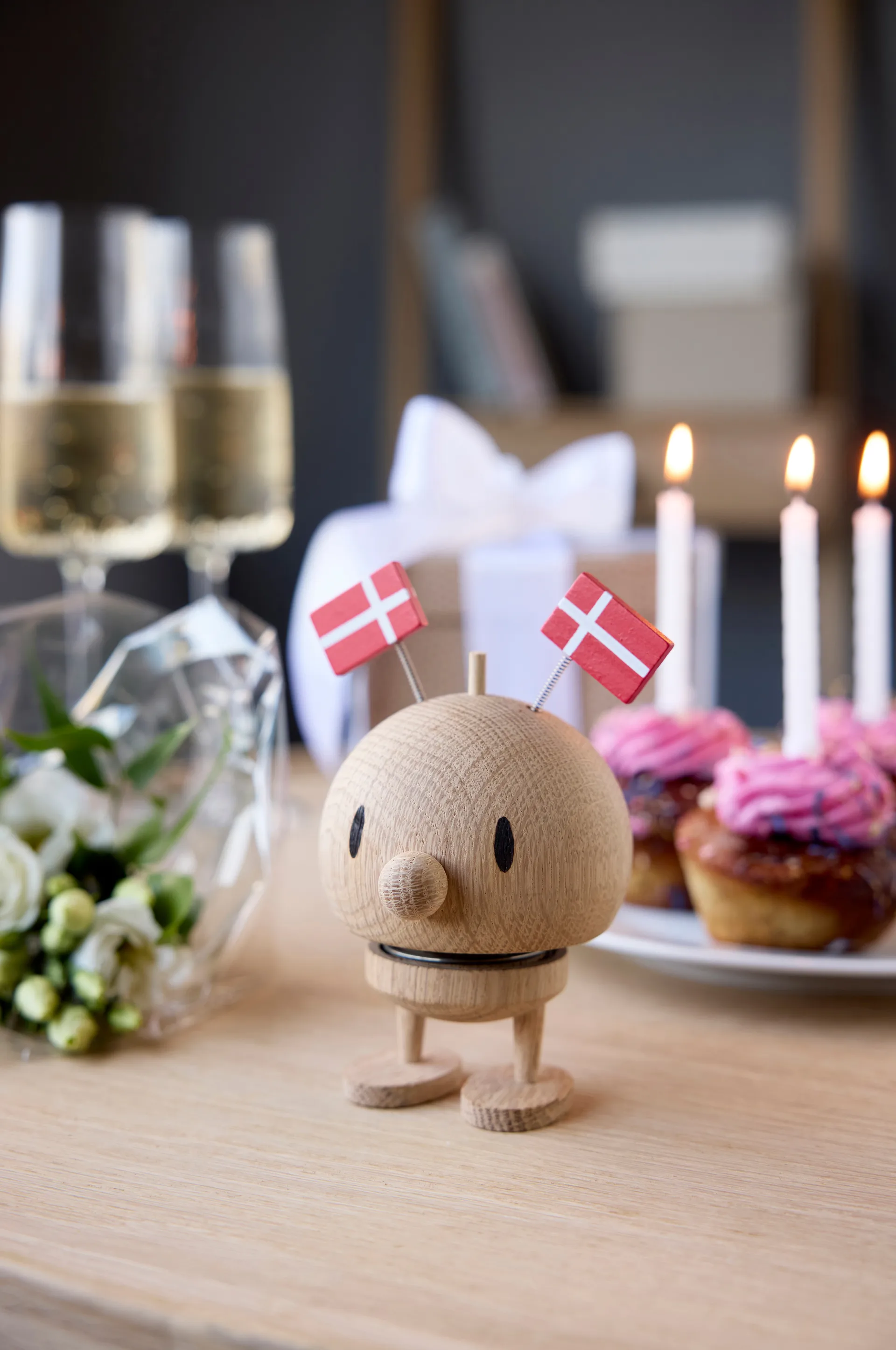 Hoptimist Celebration Bumble figurine, M, raw oak Hoptimist