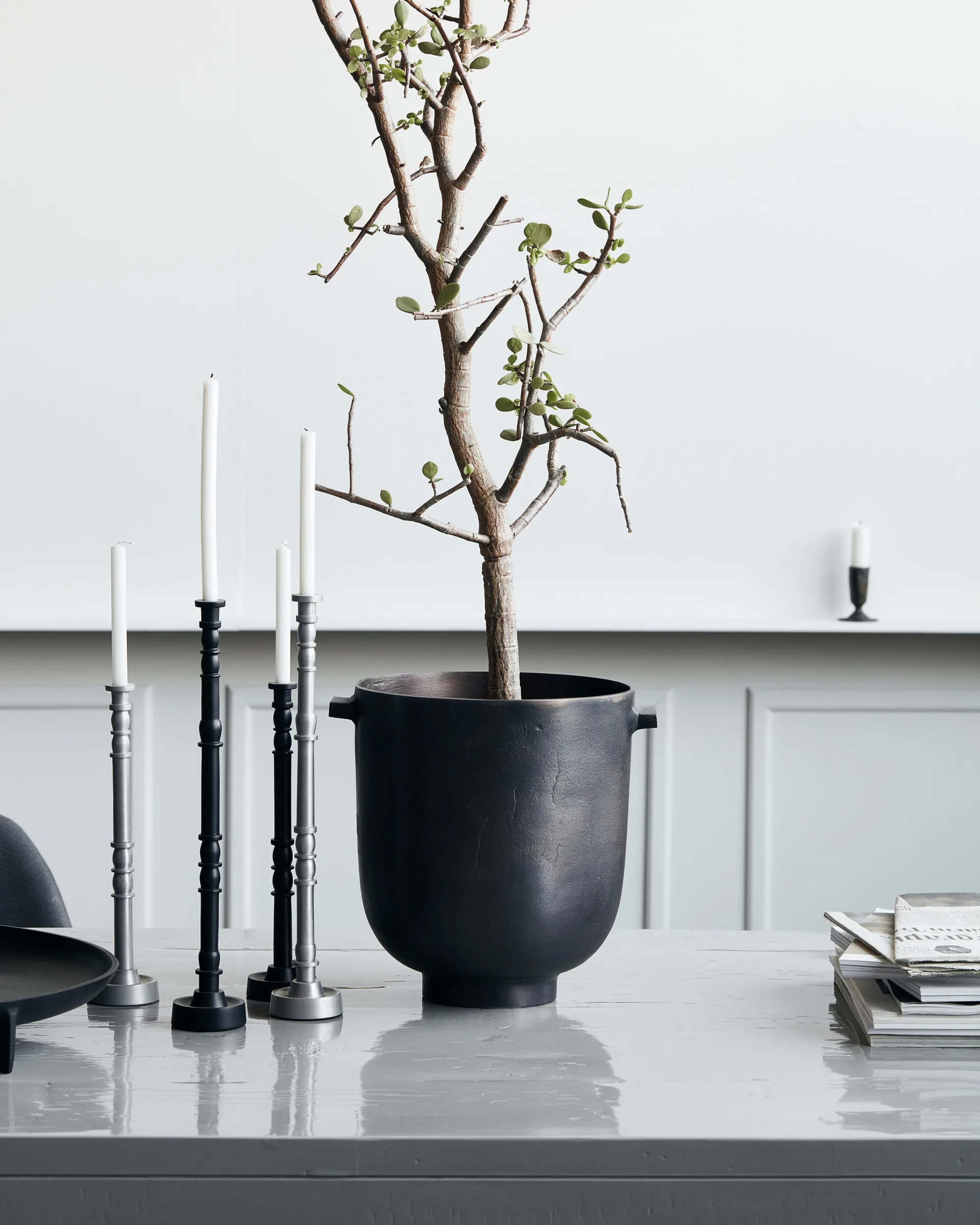 Foem flowerpot Ø25 cm, Browned brass House Doctor