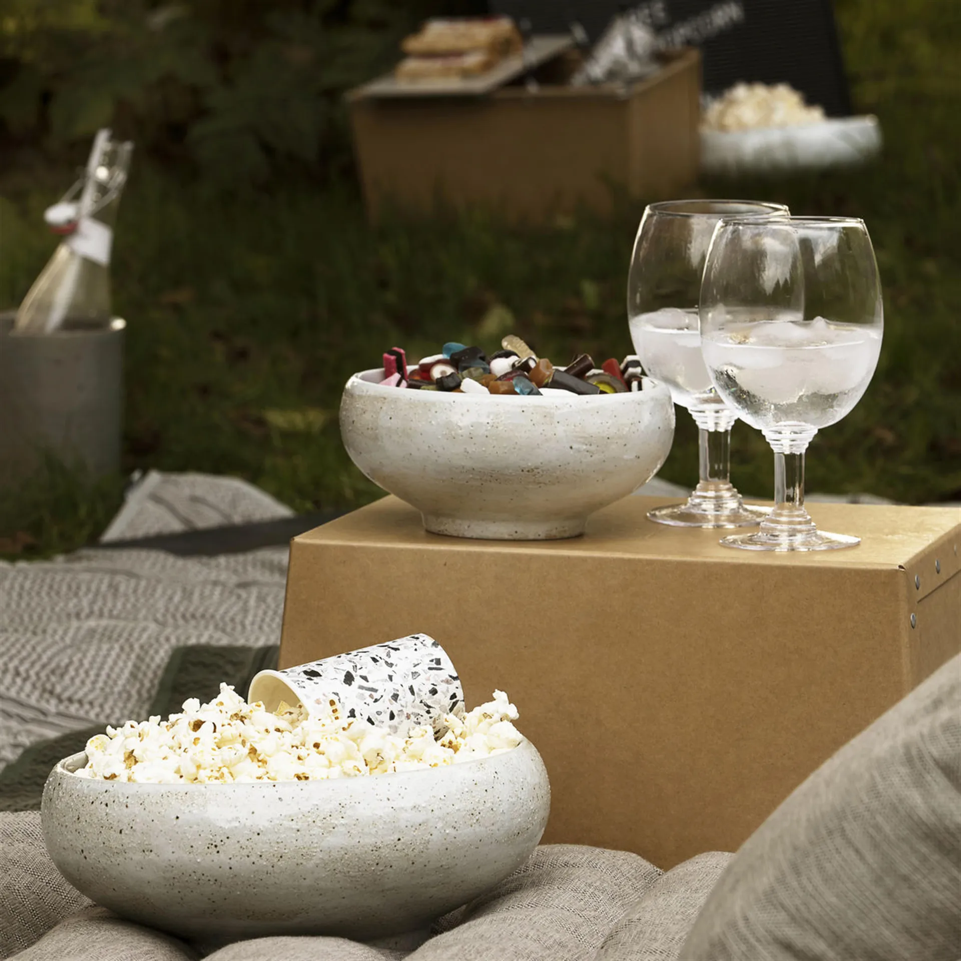 Ivory serving bowl, 19 cm House Doctor