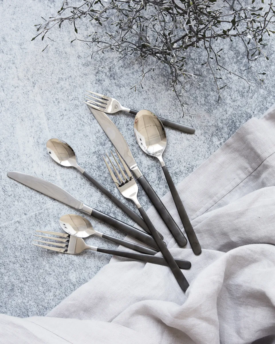 Ox cutlery set 16 pieces, Black-silver House Doctor