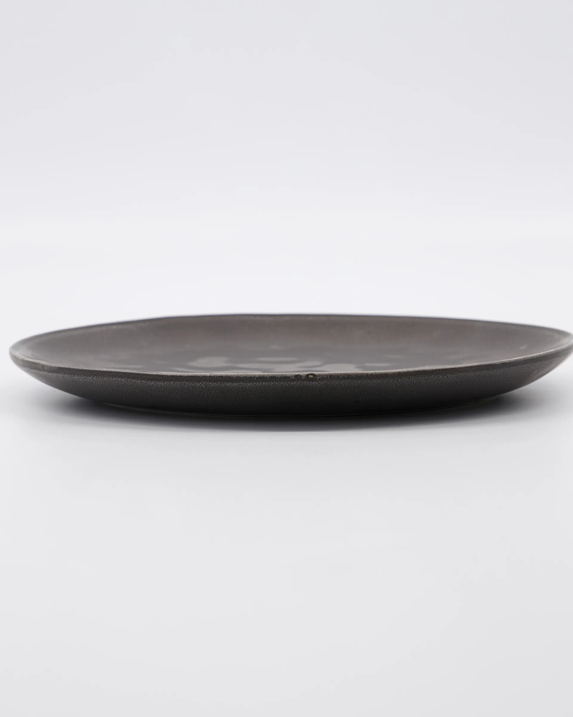 Rustic small plate Ø20 cm, Dark grey House Doctor