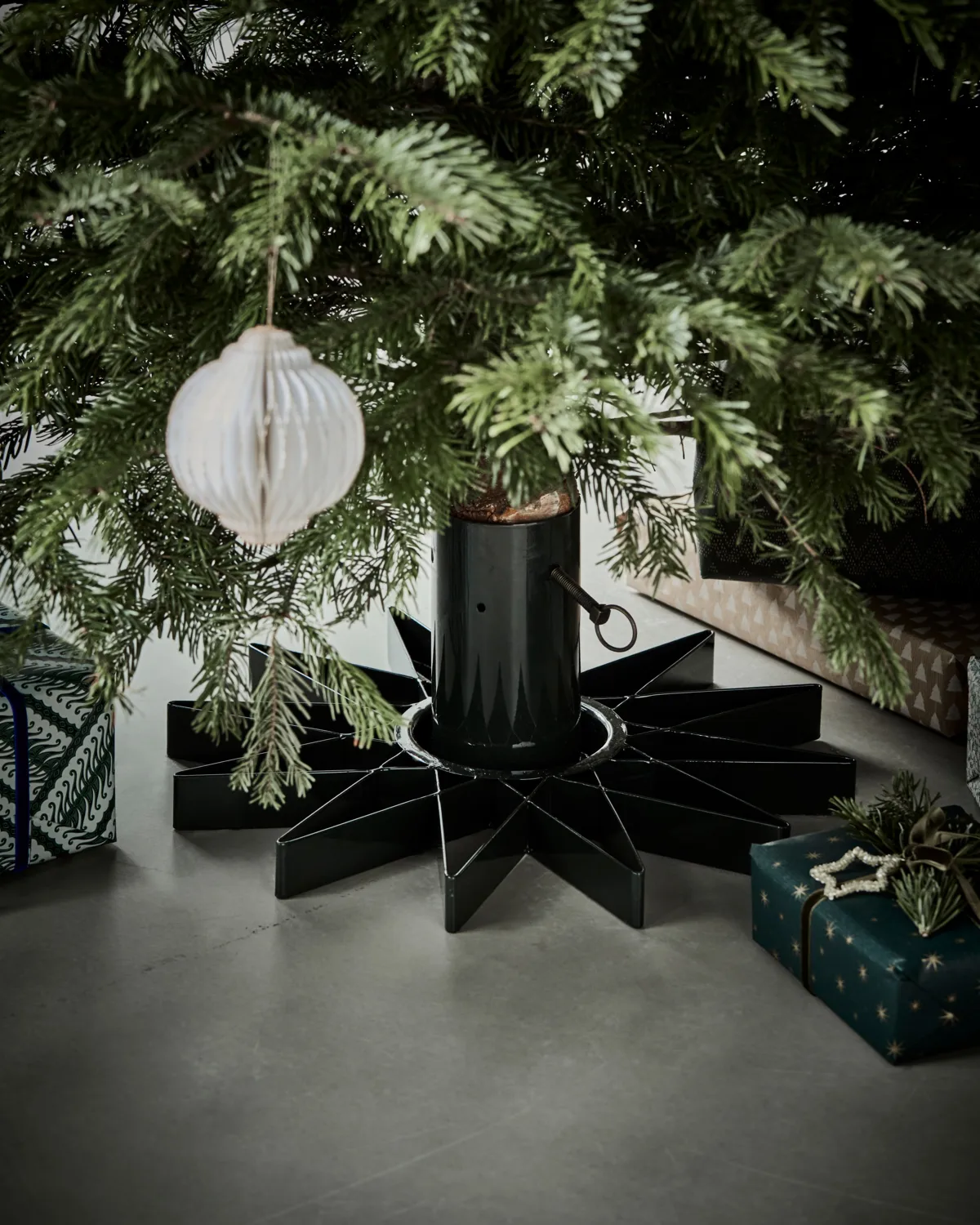 Star Christmas tree foot, Dark green House Doctor