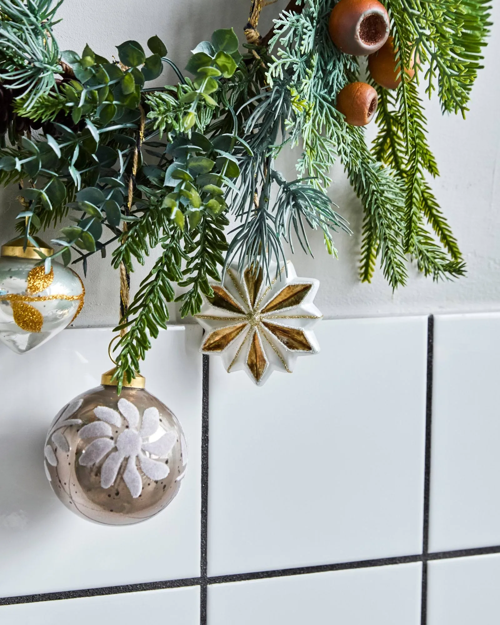 Stella Christmas ornament 4-pack, White House Doctor