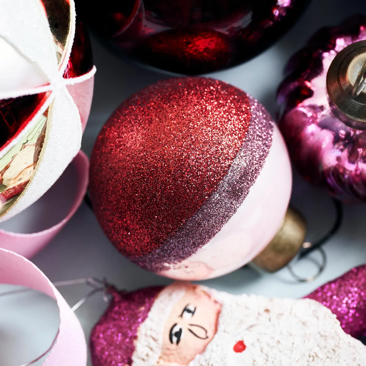 Stripe bauble Ø5 cm, Pink-red House Doctor