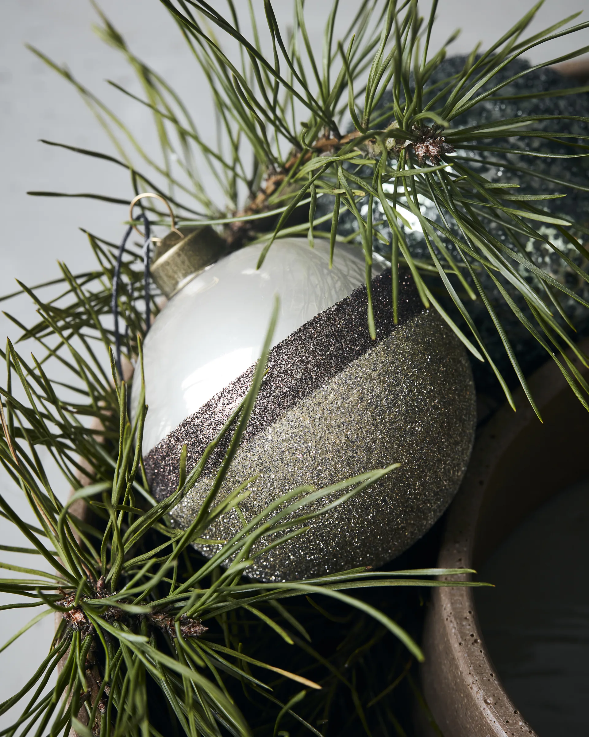 Stripe Christmas Bauble Ø8 cm, Sand House Doctor