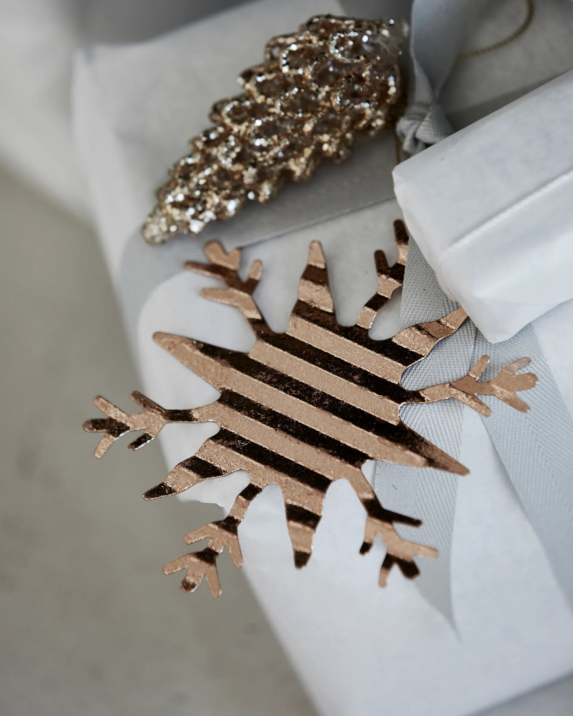 Tin plate Christmas decoration, Ice crystal House Doctor