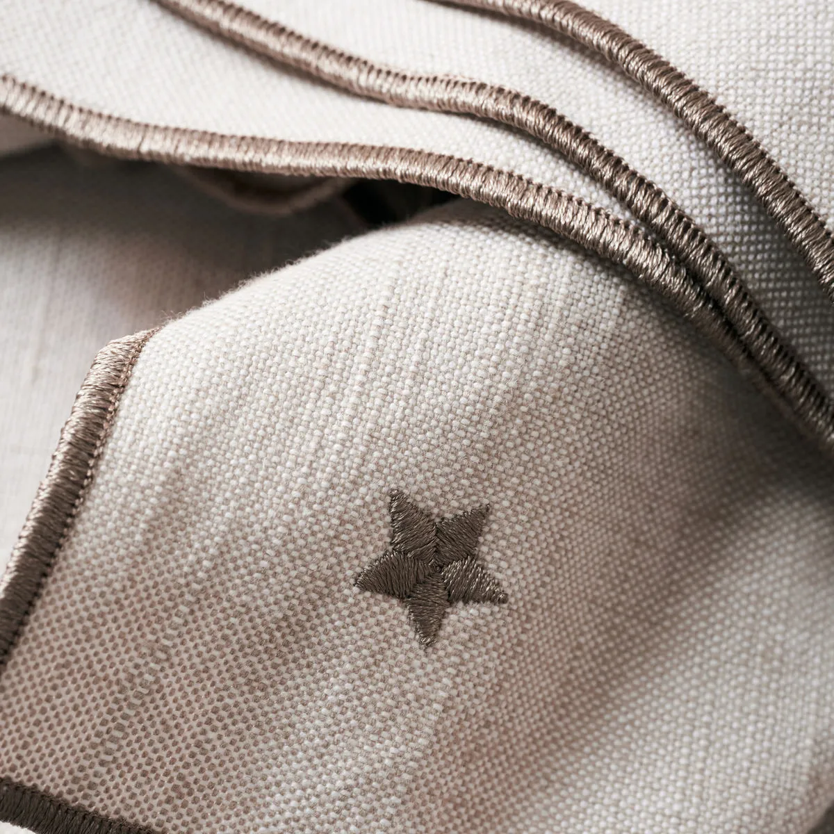 Twinkle tablecloth 140x240 cm, Taupe House Doctor