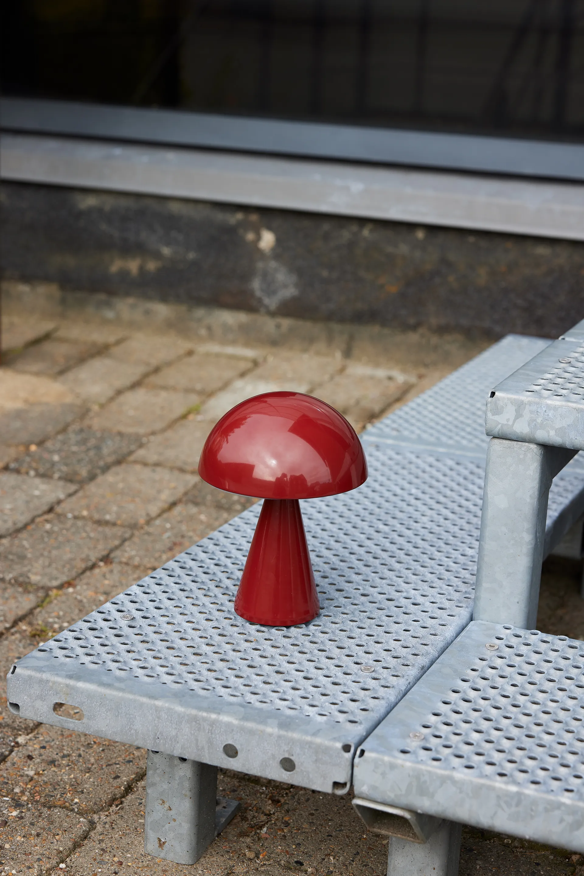 Mush portable table lamp, Red Hübsch Interior