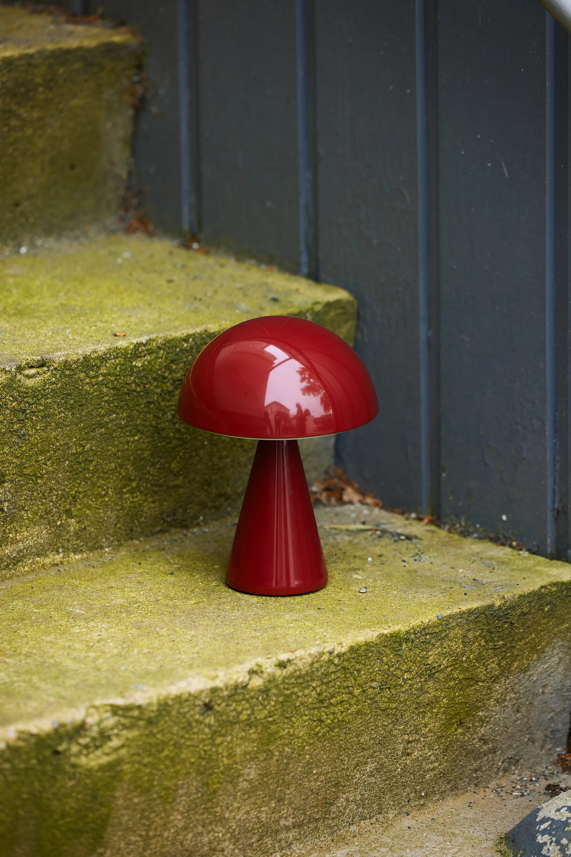 Mush portable table lamp, Red Hübsch Interior