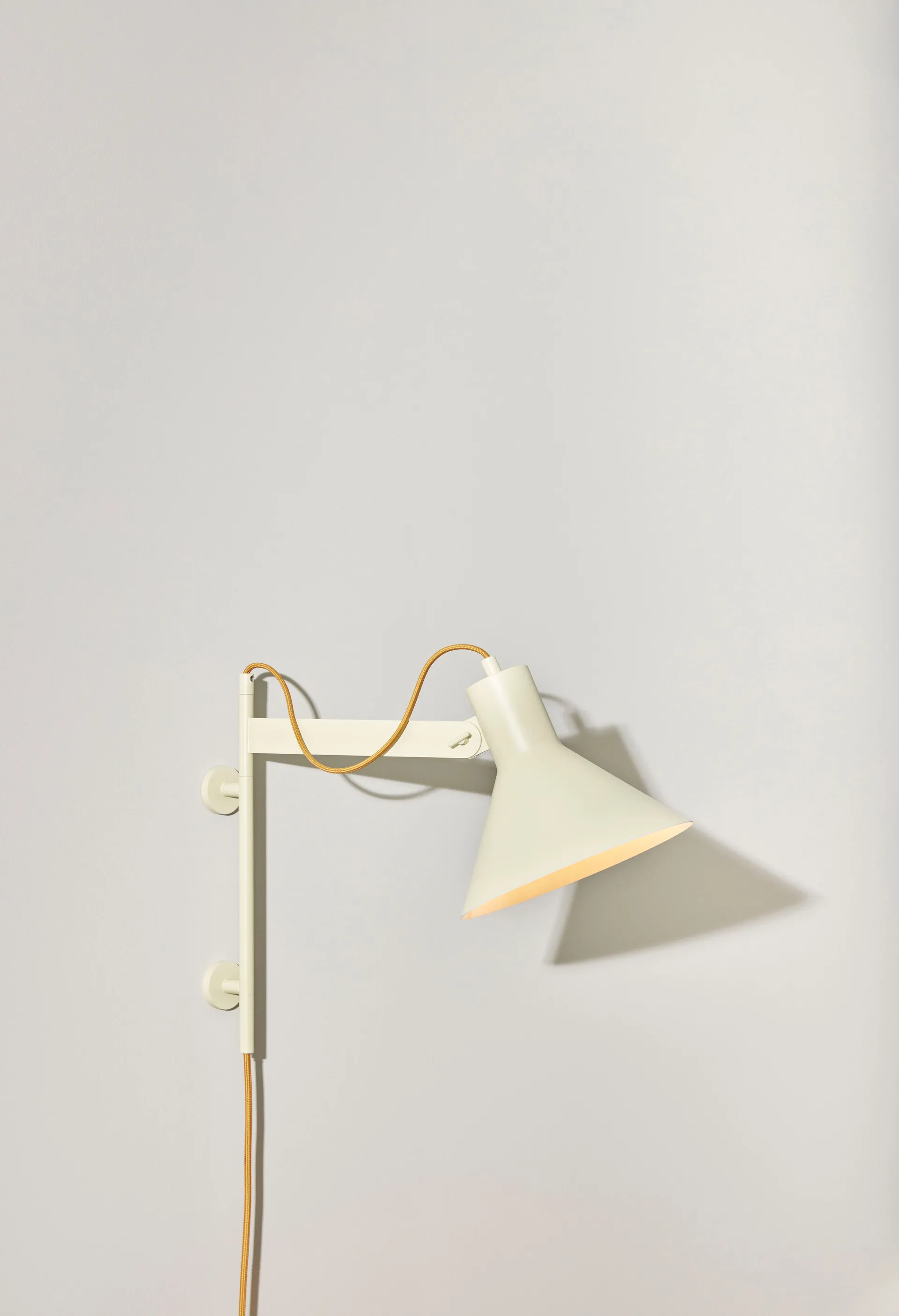 Studio wall lamp, Light green Hübsch Interior