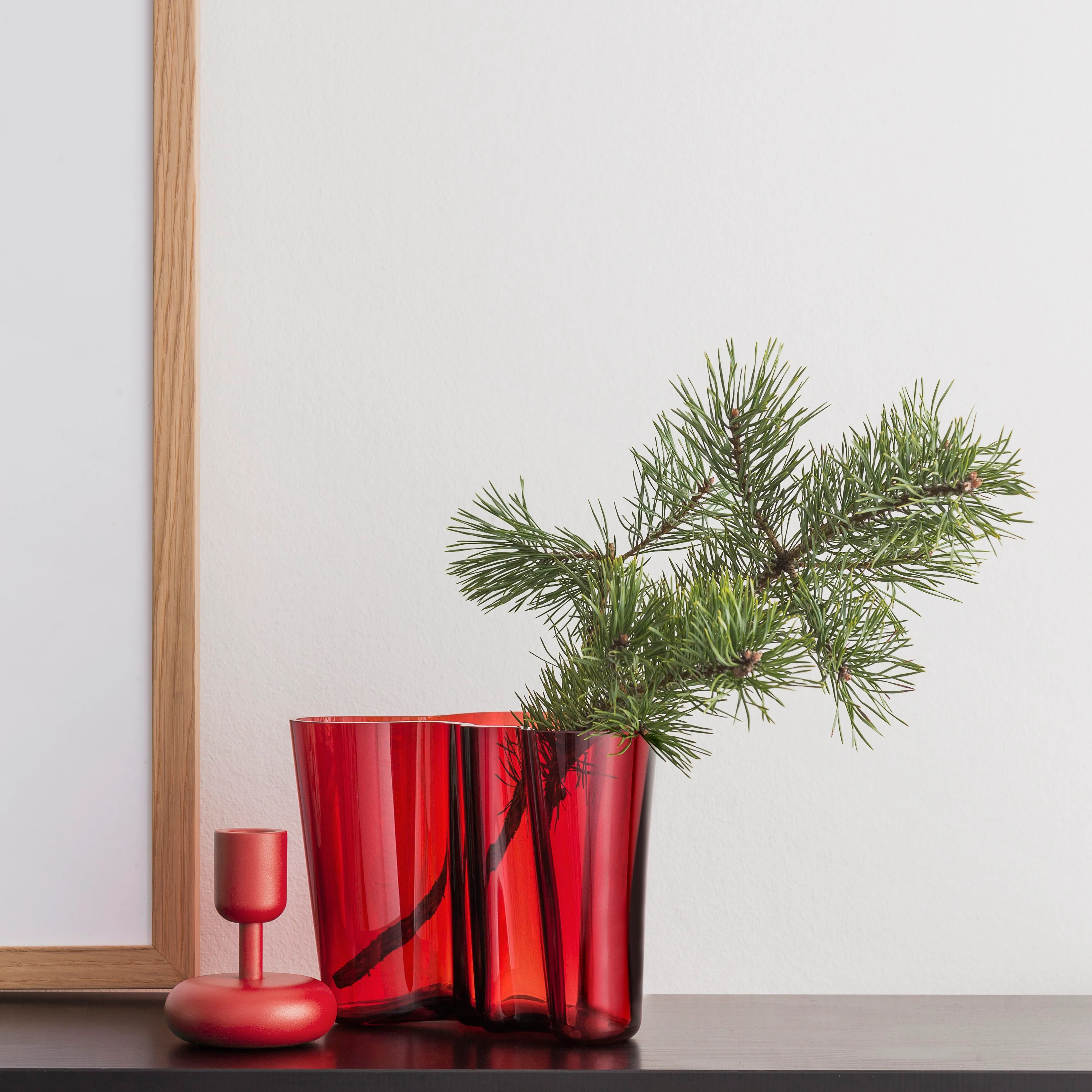Aalto vase cranberry from Iittala - NordicNest.com