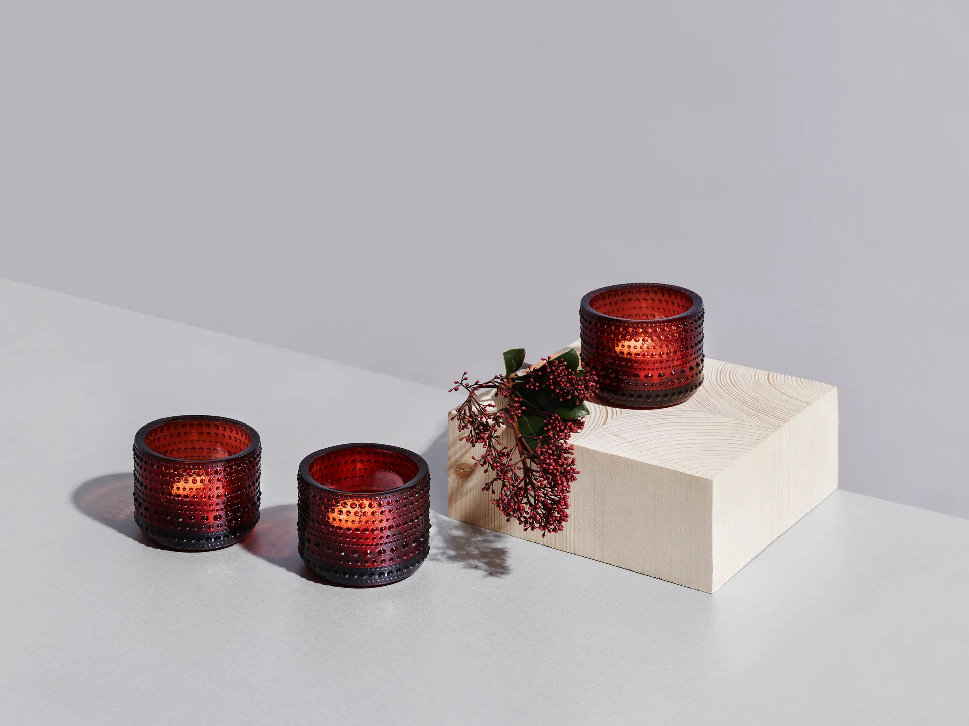 Kastehelmi candleholder, Cranberry Iittala
