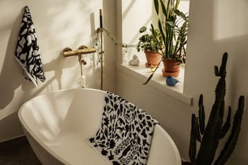 Oiva Toikka Cheetah bath towel 70x140 cm - Black-white - Iittala