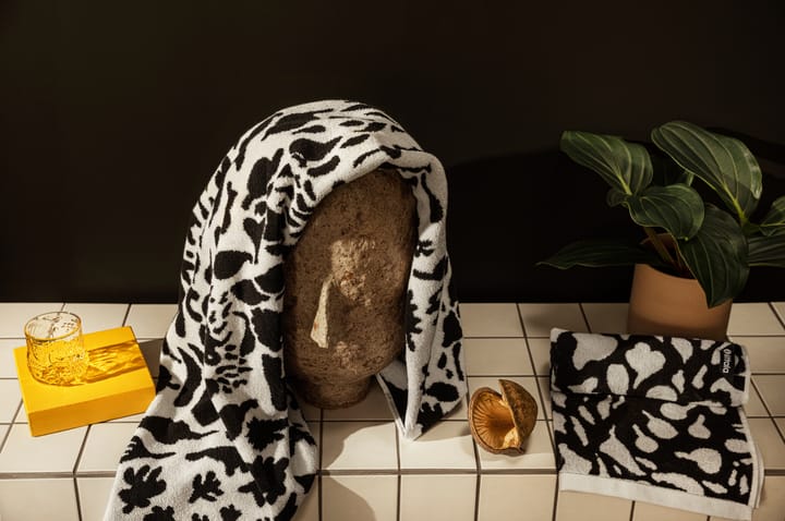 Oiva Toikka Cheetah bath towel 70x140 cm, Black-white Iittala