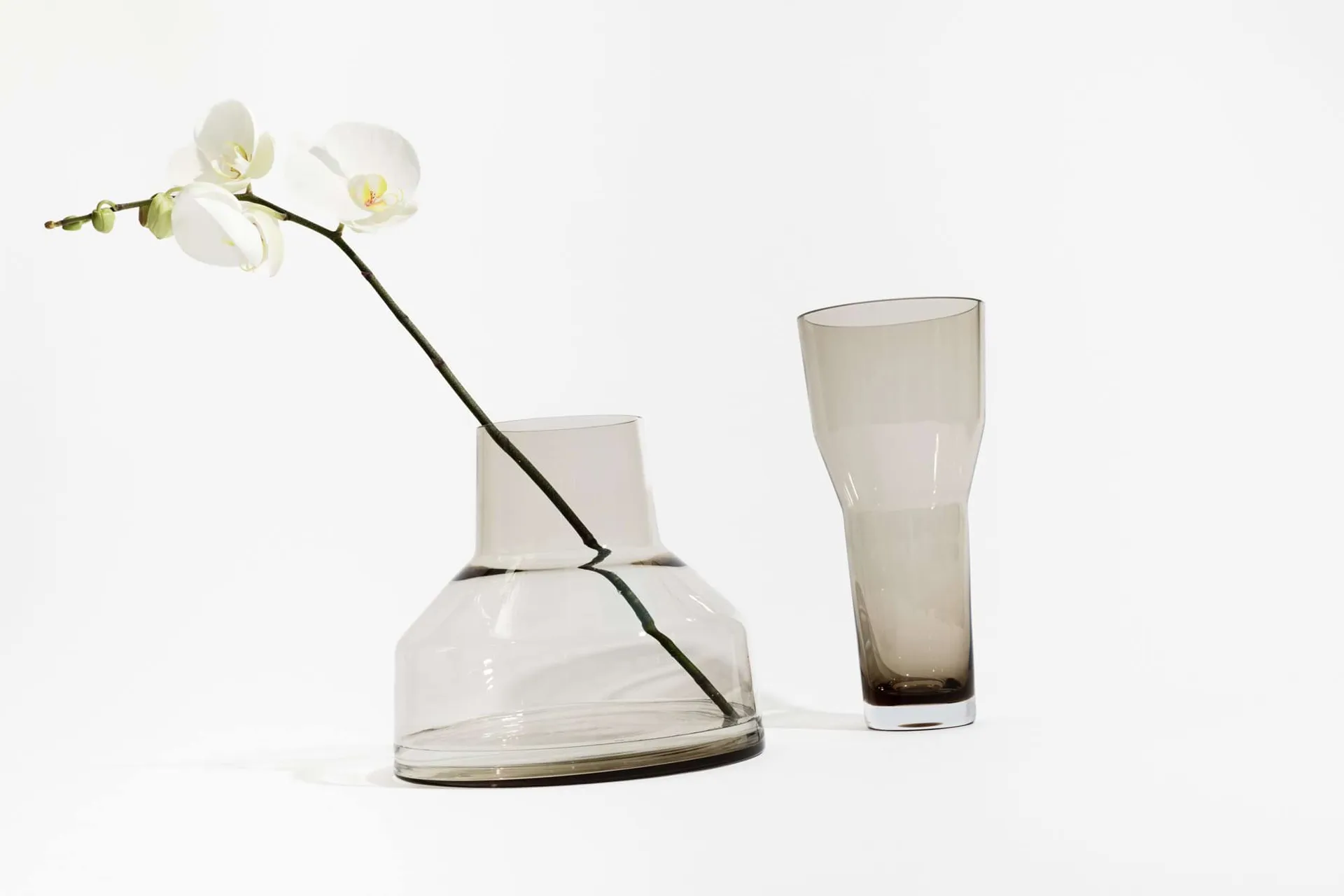 Solare vase high Ø12x26 cm, Linen Iittala