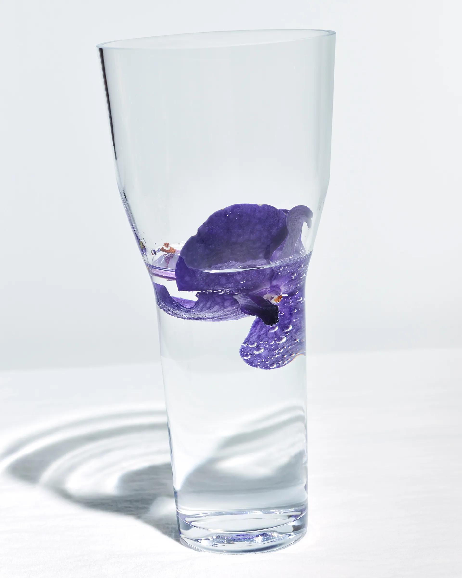 Solare vase high 26xØ12 cm, Clear Iittala