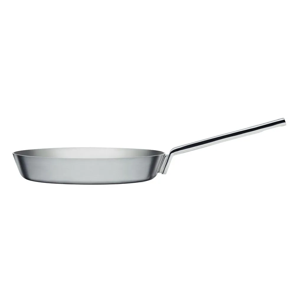 Tools frying pan from Iittala - NordicNest.com