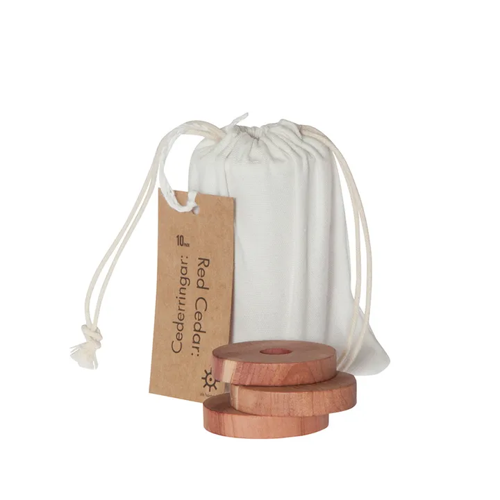 Iris cedarwood rings from Iris Hantverk