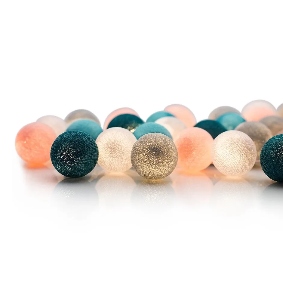 Irislights Spring 20 balls | Scandinavian Design | String lights & decorative lighting | Blue