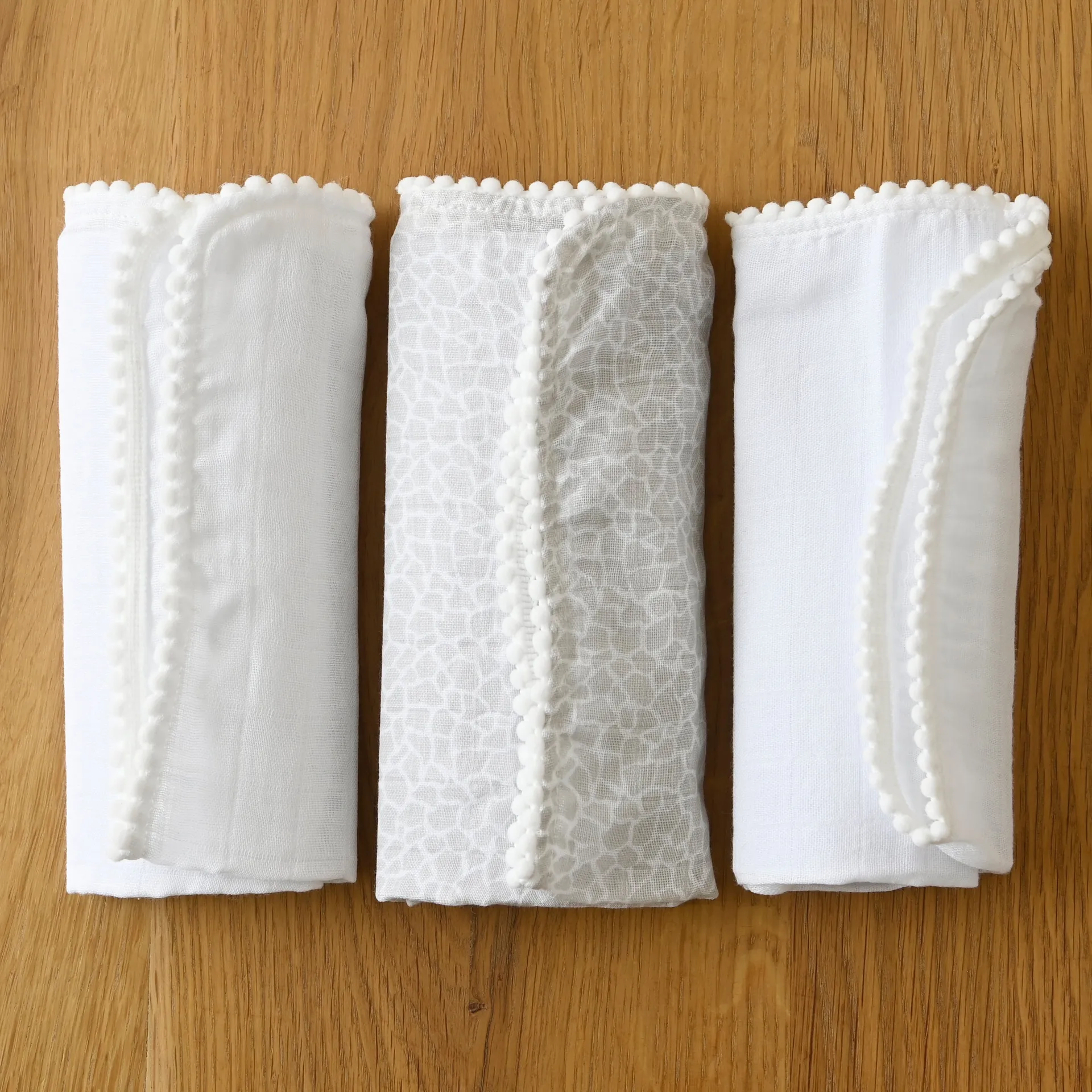Pom Pom muslin blanket 40x40 cm 3-pack, Pearl & Giraffe gray Jack o Juno